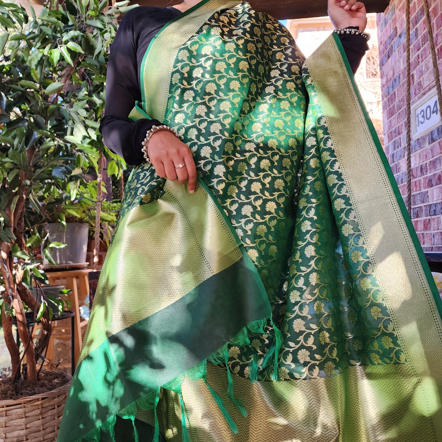 Banarasi Silk Dark Green Dupatta with gold handweaving, Indian traditional and Festive designer dupatta, luxurious soft Banarsi dupatta