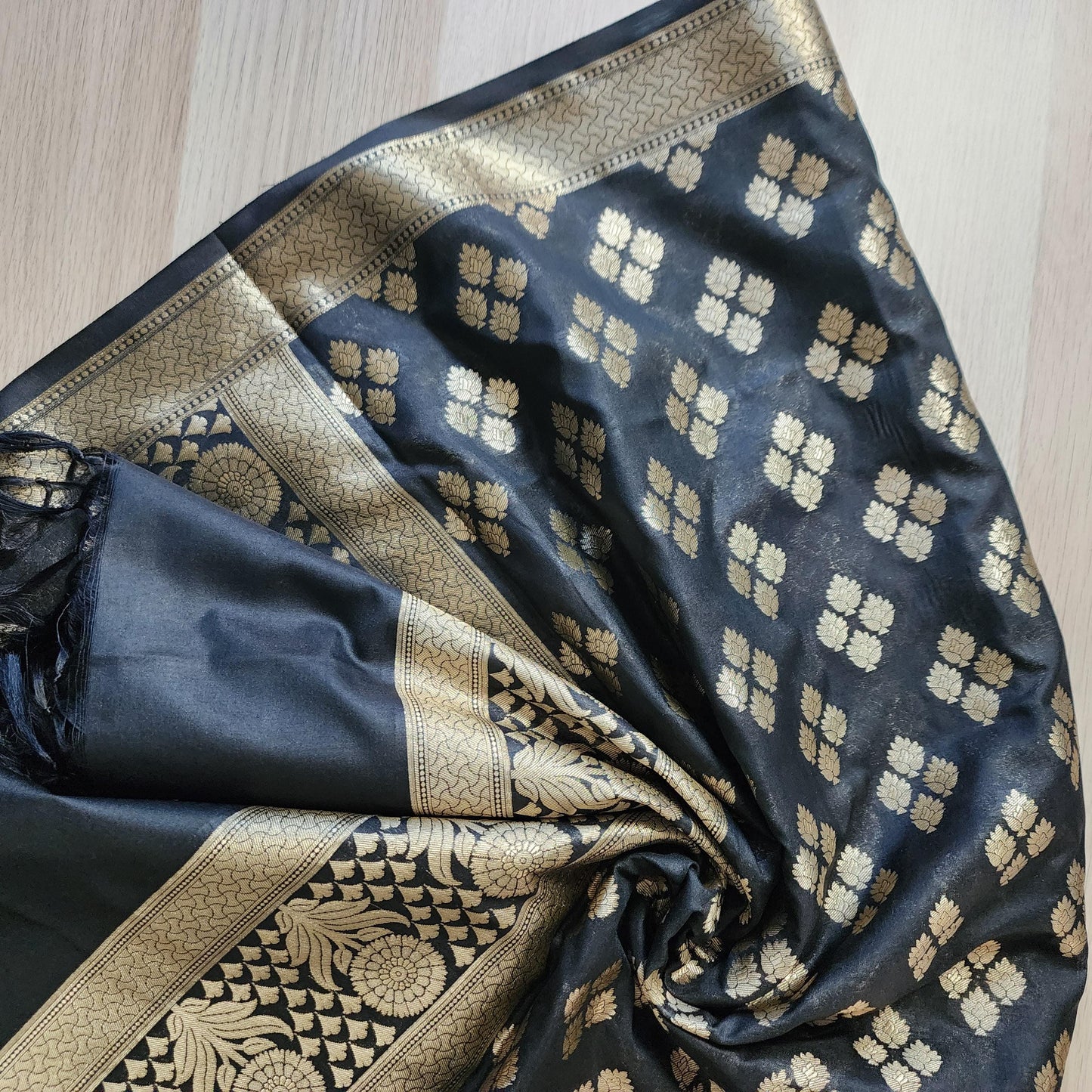 Banarasi Silk Black Dupatta with gold handweaving, Indian traditional and Festive designer dupatta, luxurious soft Banarsi dupatta