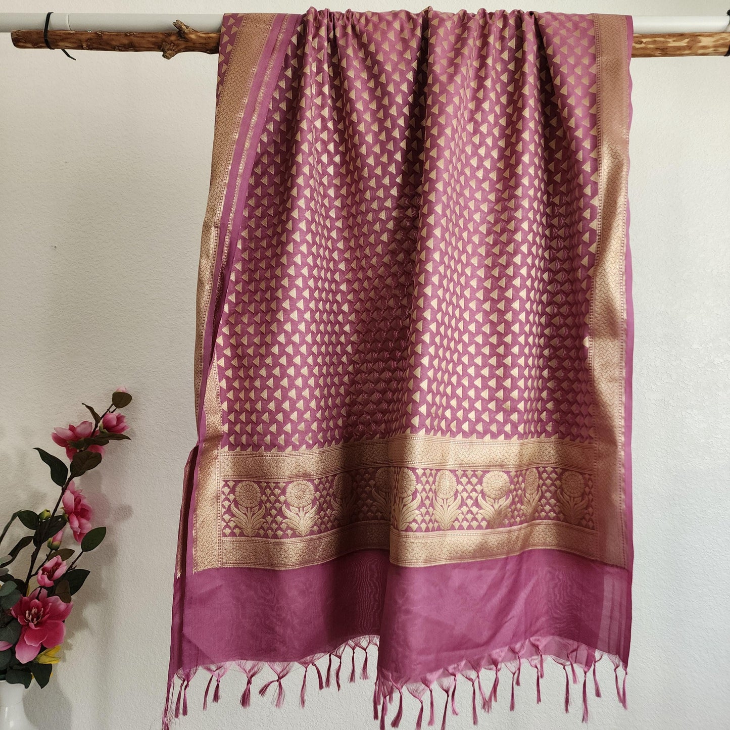 Banarasi Silk Mauve Pink Dupatta with gold handweaving, Indian traditional and Festive designer dupatta, luxurious soft Banarsi dupatta