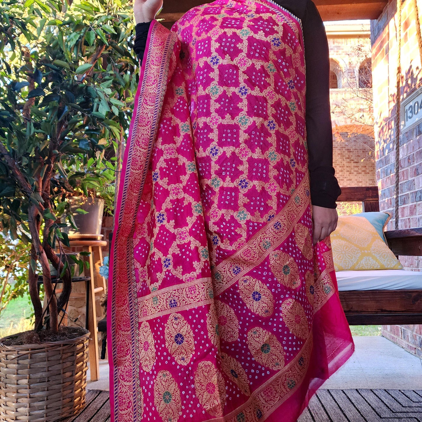 Banarasi Handwoven Bandhni Dupatta in Rani Pink, Beautiful Banarsi weaving in Gold