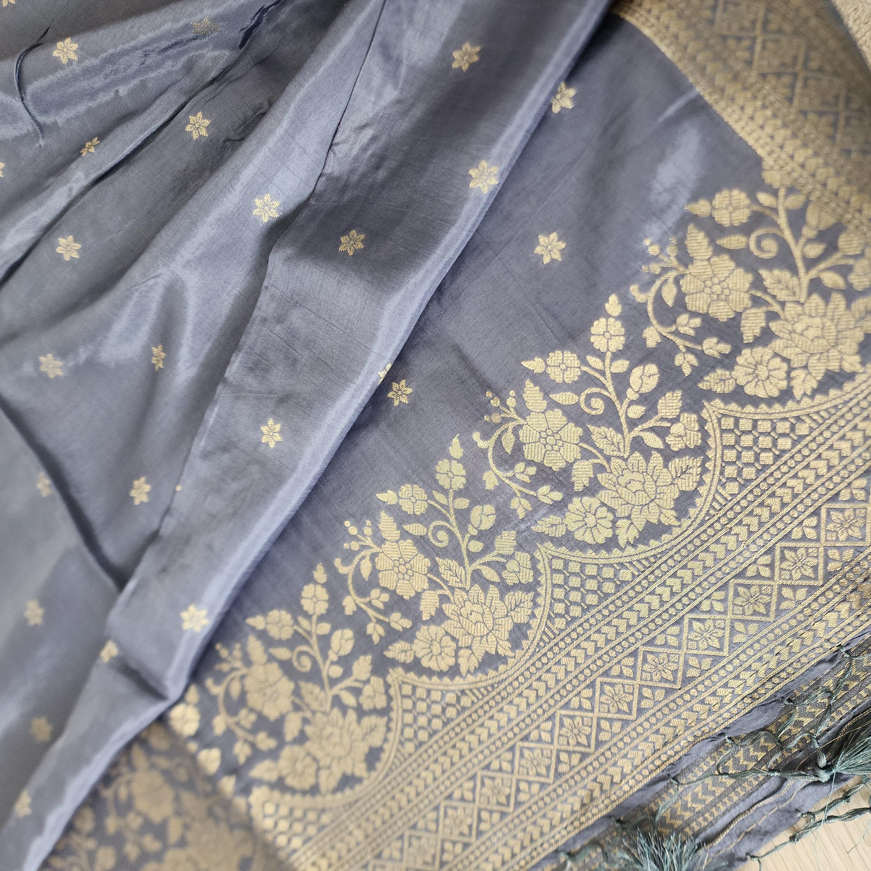 Banarasi Gray Dola Silk with Golden Zari border & Floral motifs