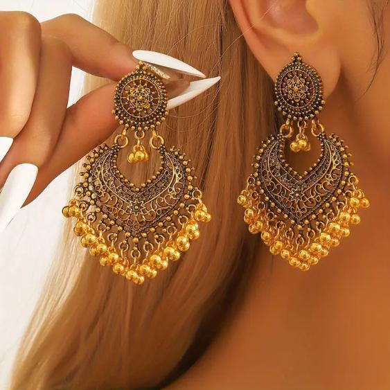 Vintage Style Golden Chandbali Earrings