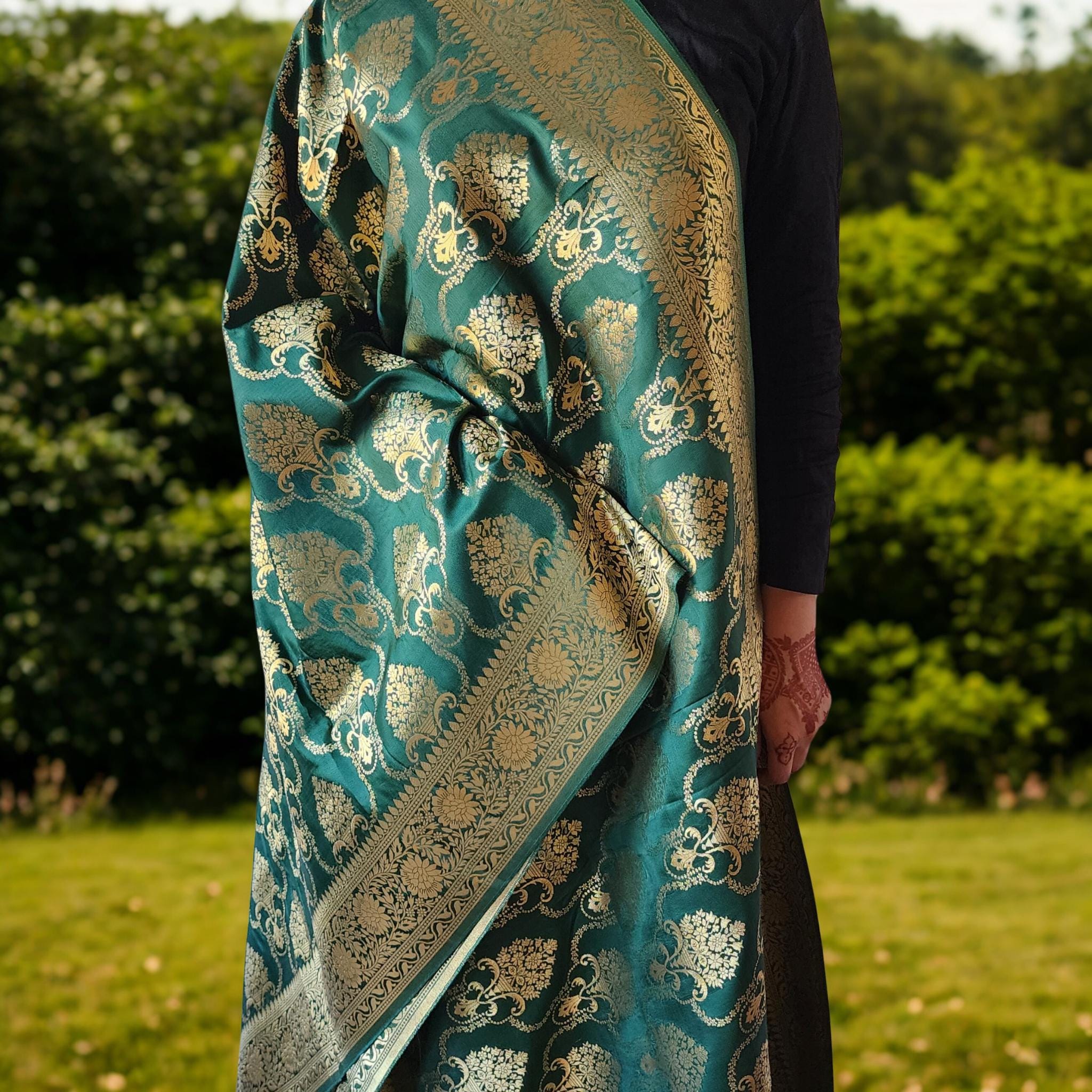 Banarasi Katan Silk Kadhuwa Jaal Dupatta in Bottle Green