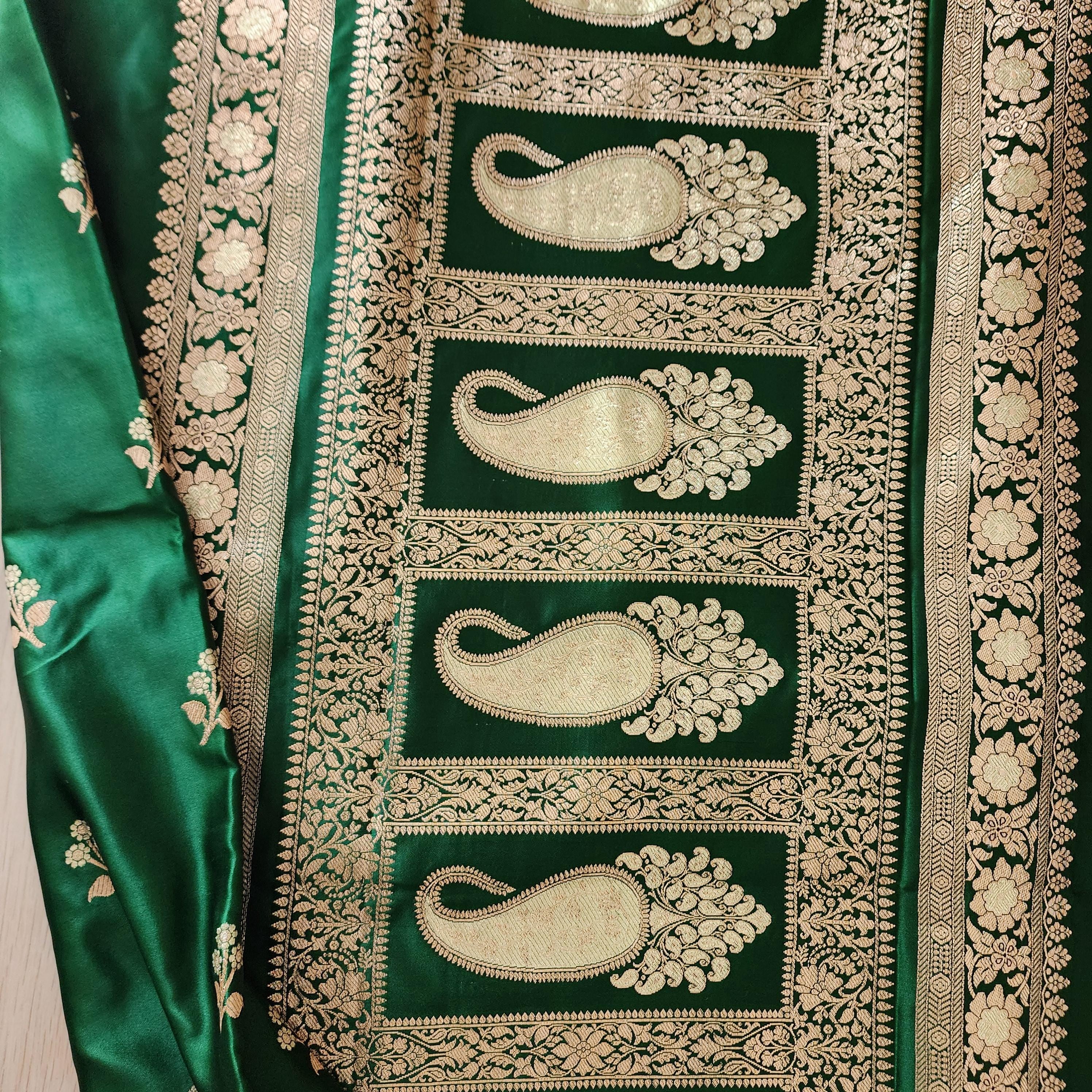 Exquisite Emerald Green, Pure Banarasi Katan Silk Saree with Rich Gold & Silver Zari Weaving