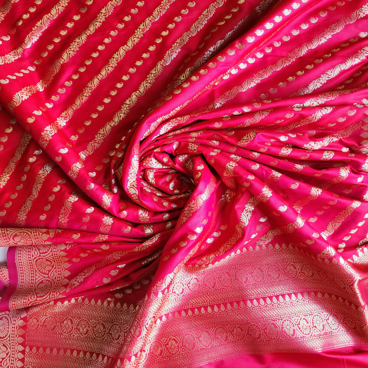 Rani Pink - Banarasi Leheriya Style Dupatta