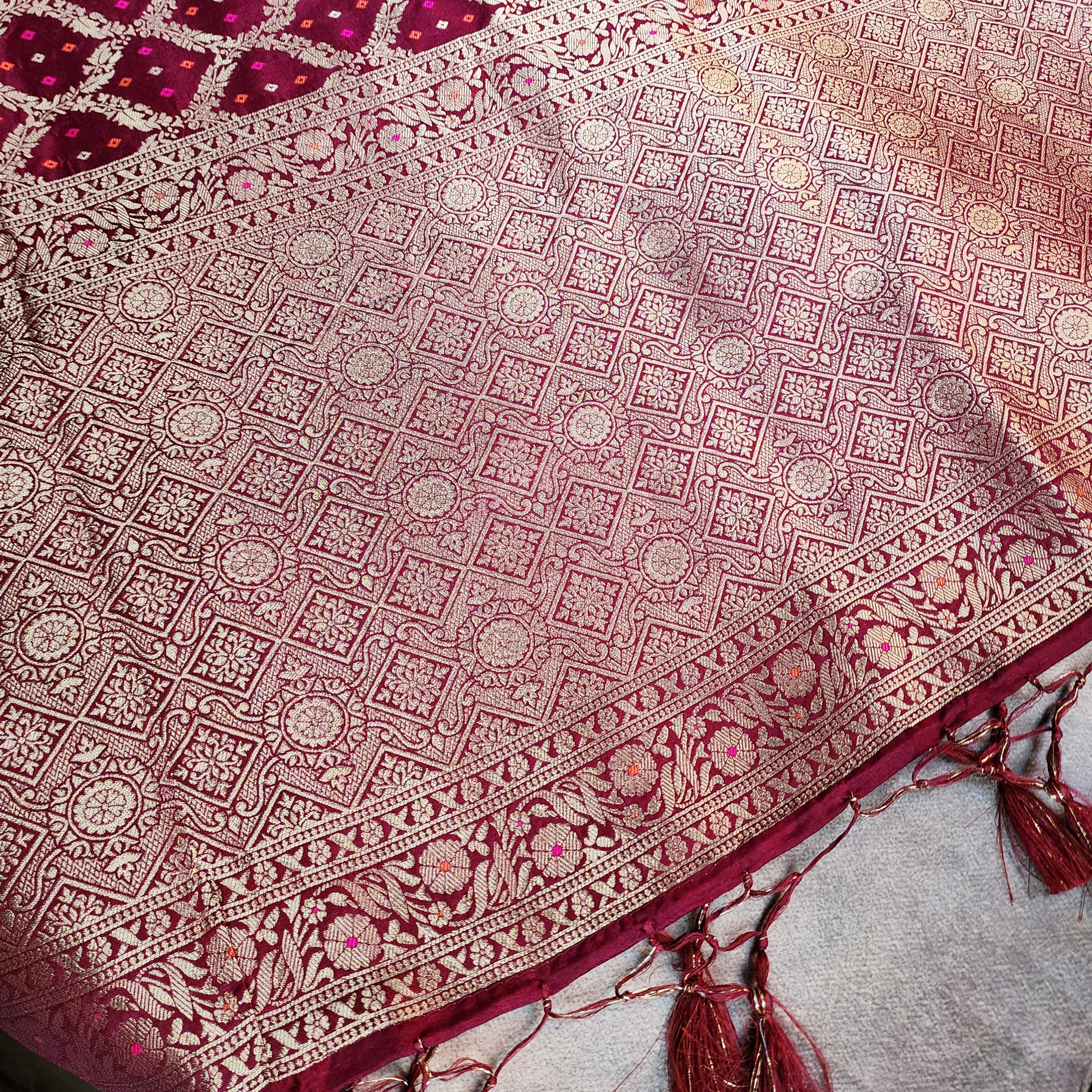 Wine Bandhani Dupatta with Traditional Jaal