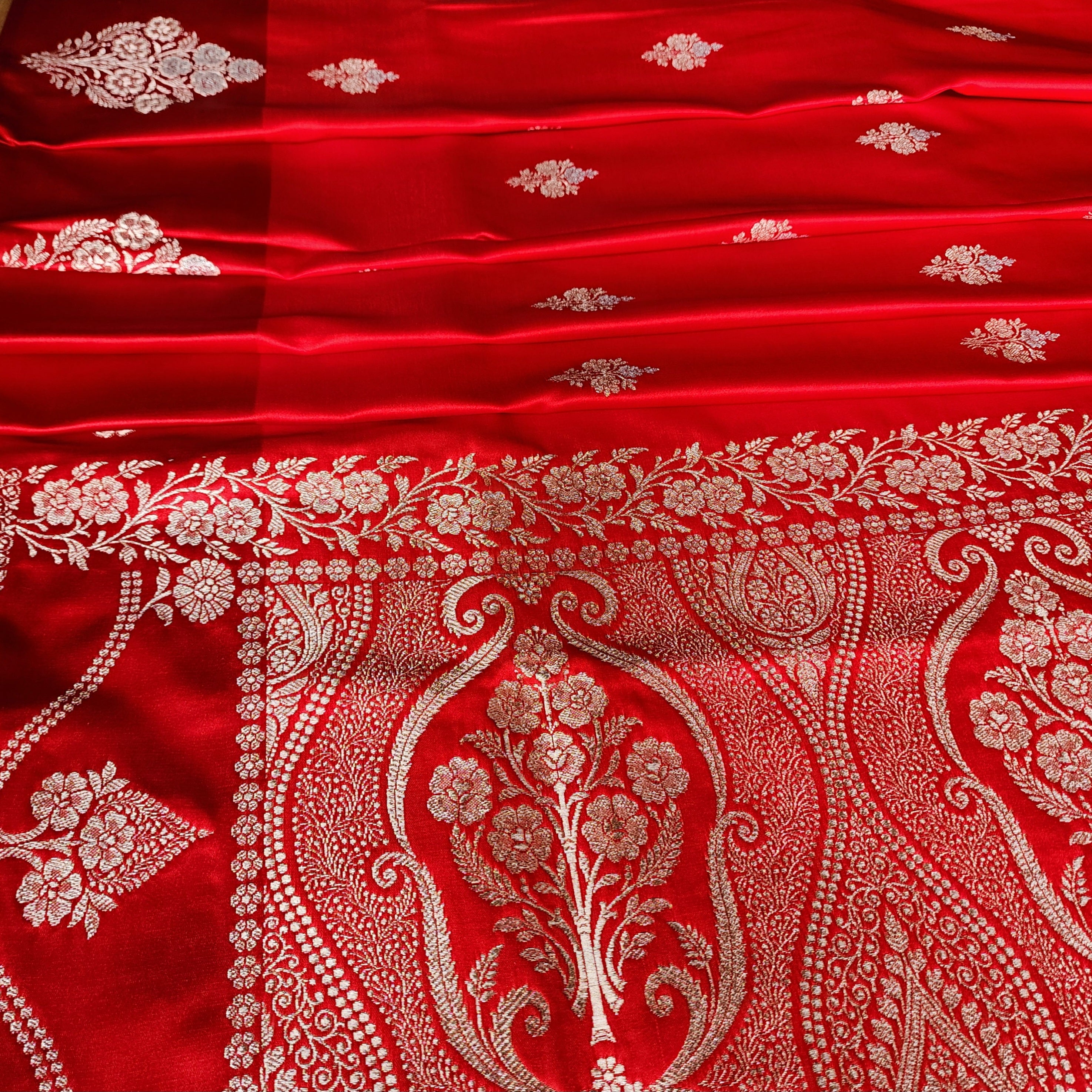 Dual-Tone Bright Red Pure Banarasi Katan Silk Saree