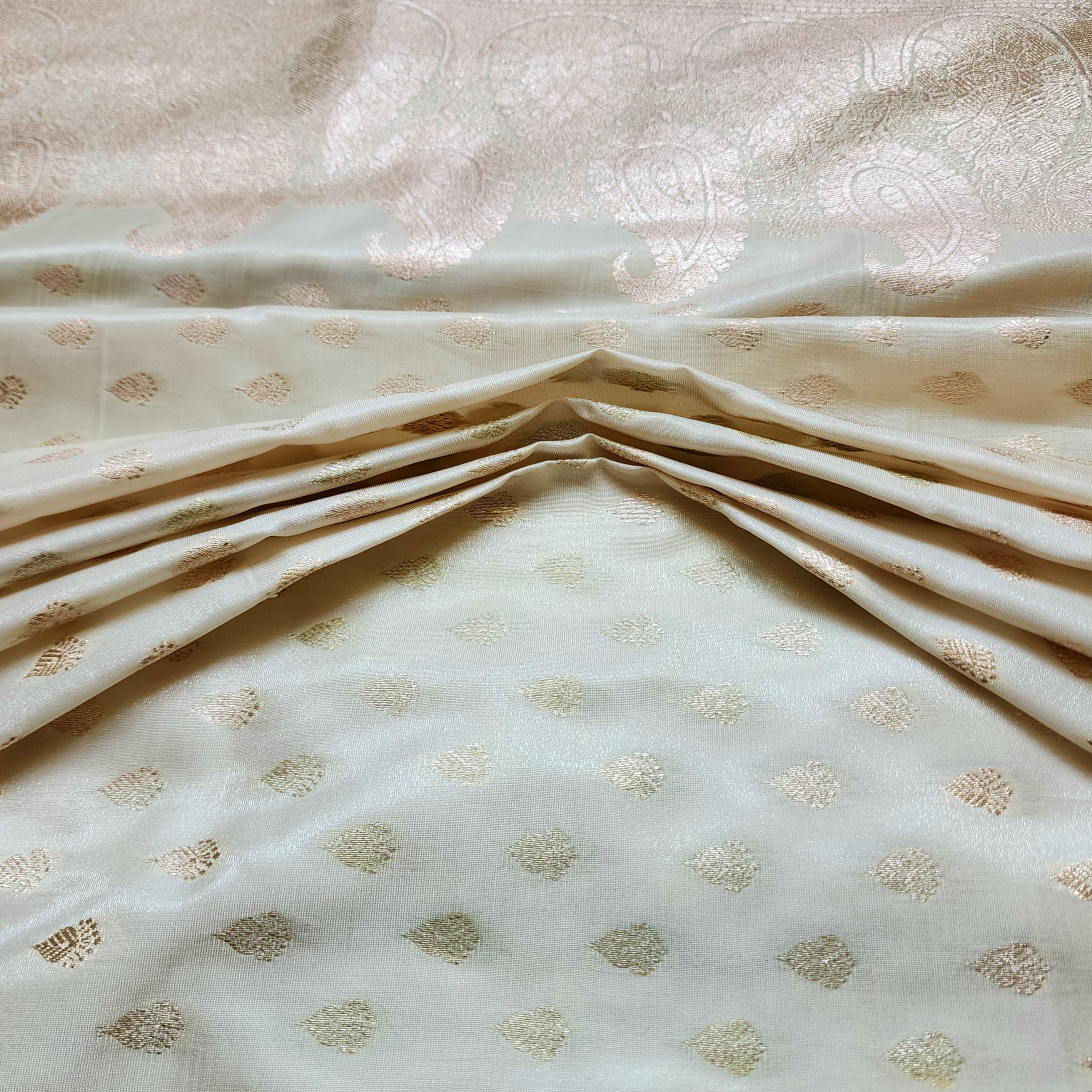 Rich White Banarasi Silk Saree with Gold Zari Weaving