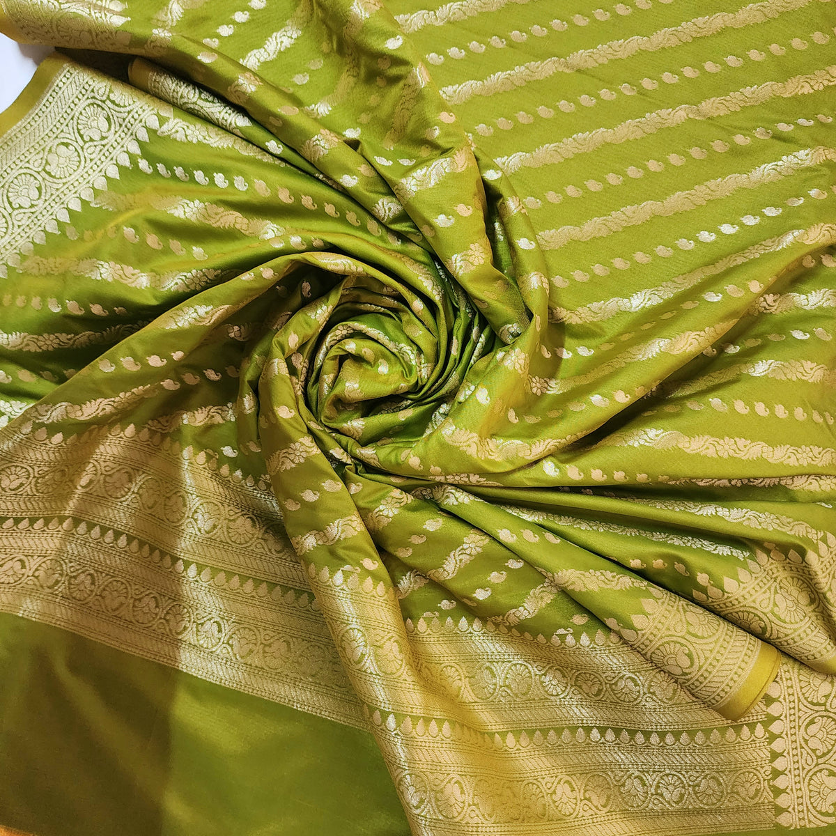 Parrot Green - Banarasi Leheriya Style Dupatta