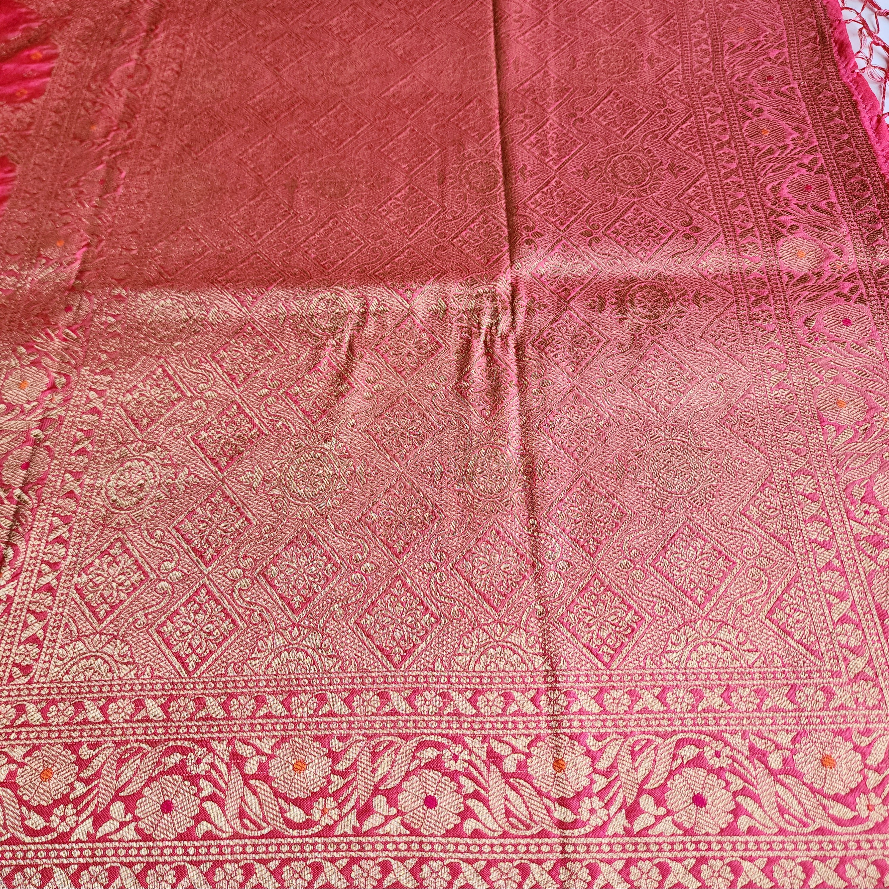 Rani Pink Bandhani Dupatta with Traditional Jaal