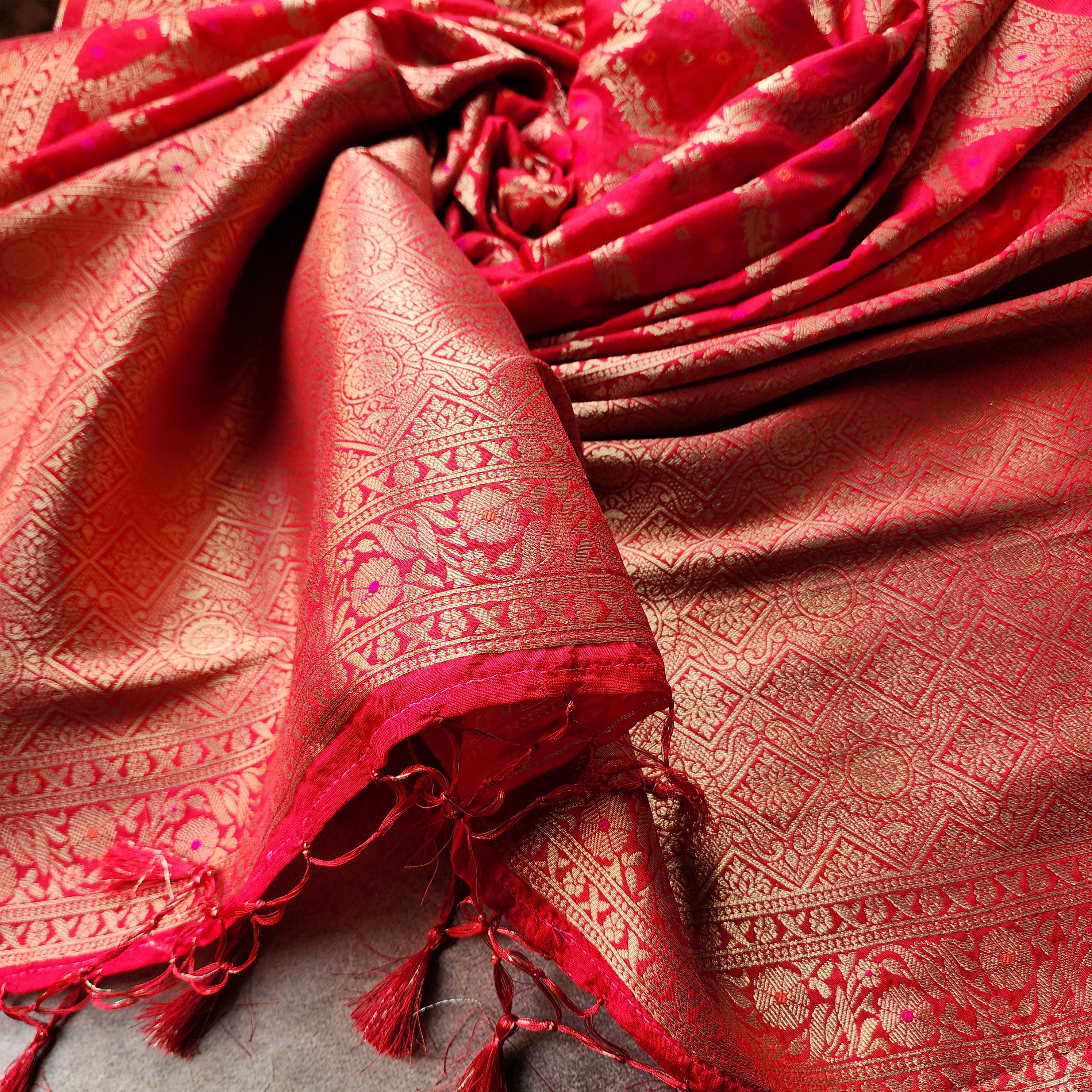 Red Bandhani Dupatta with Traditional Jaal