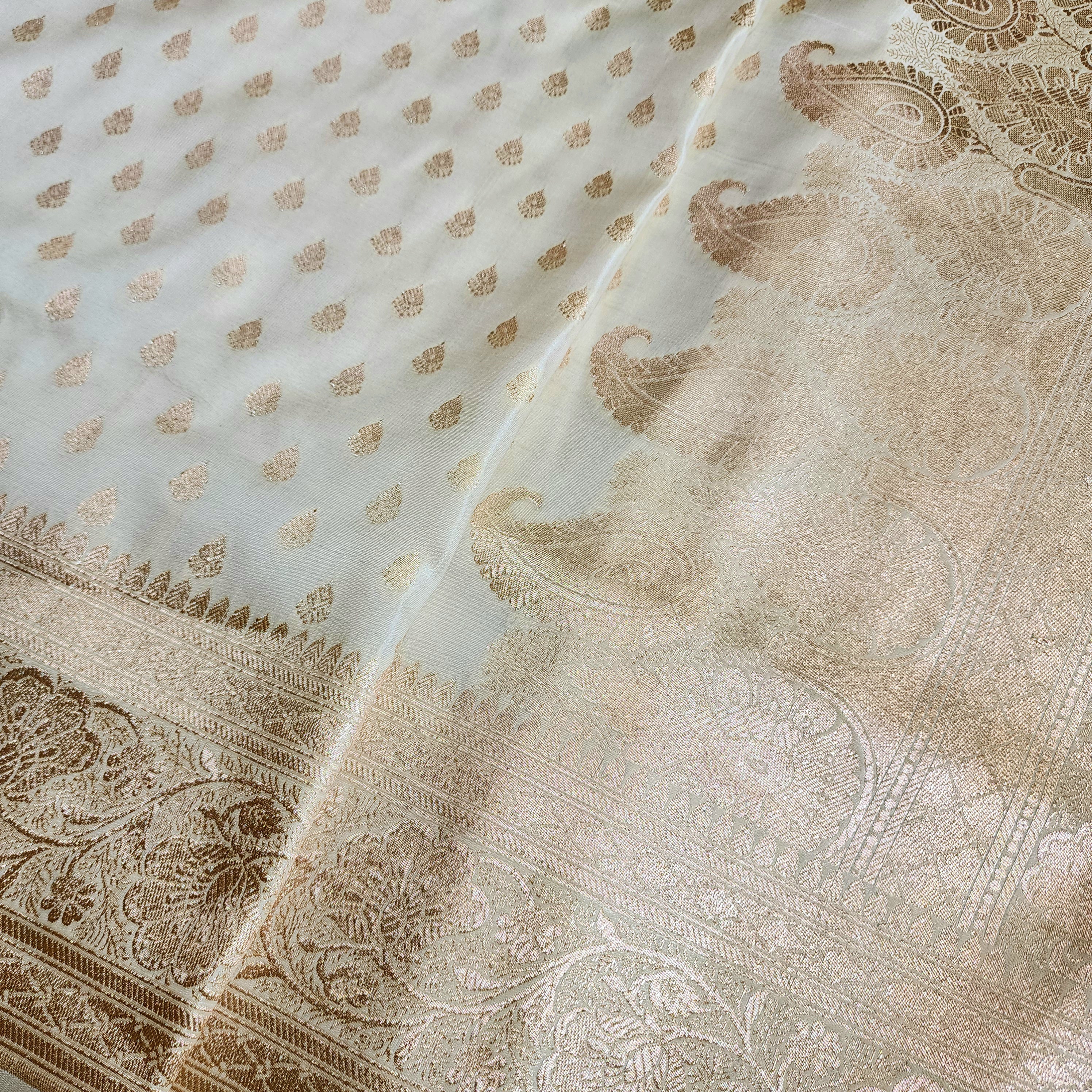Rich White Banarasi Silk Saree with Gold Zari Weaving