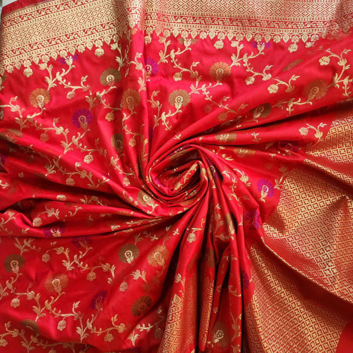 Banarasi Silk Floral Jaal Dupatta - Crimson Red