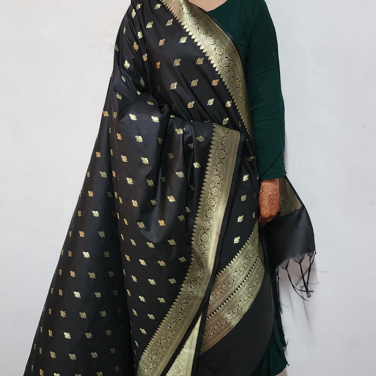 Charcoal Black Banarasi Tapetta Silk Leaf Weave Dupatta