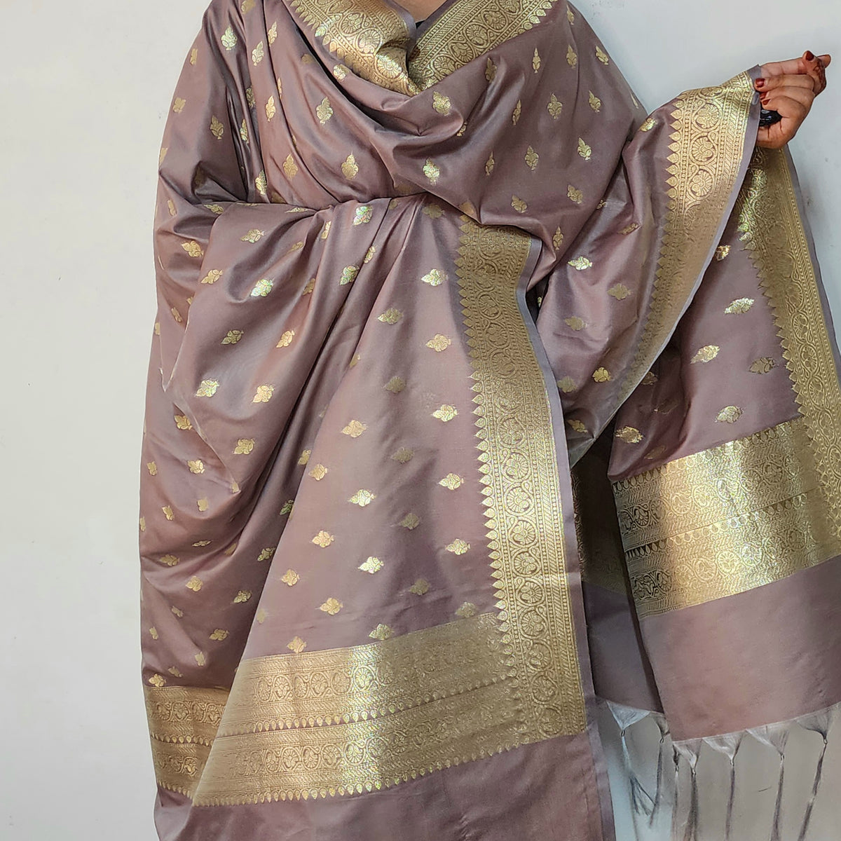 Mauve Banarasi Tapetta Silk Leaf Weave Dupatta