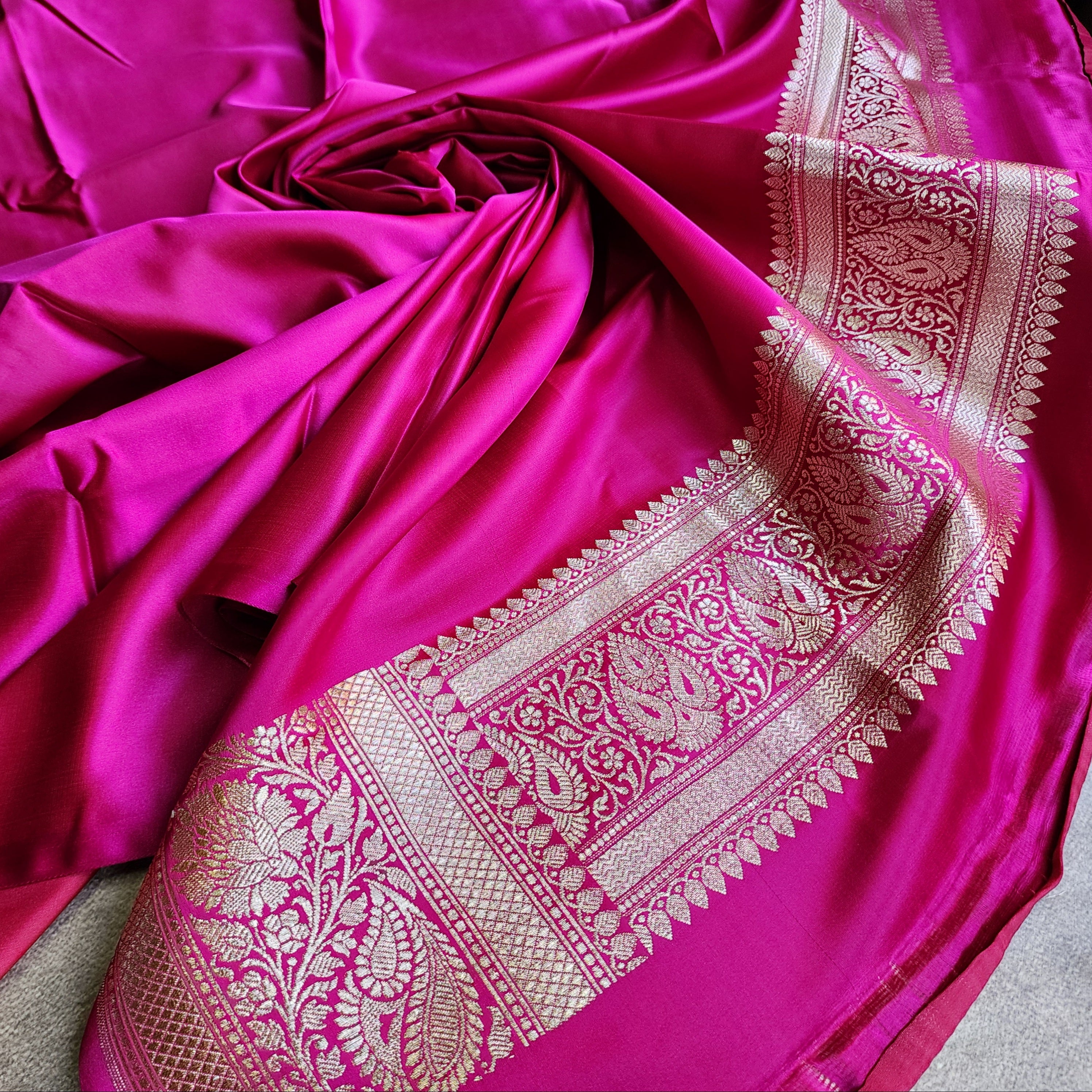 Dhoop Chhaon Magenta Banarasi Katan Silk Saree