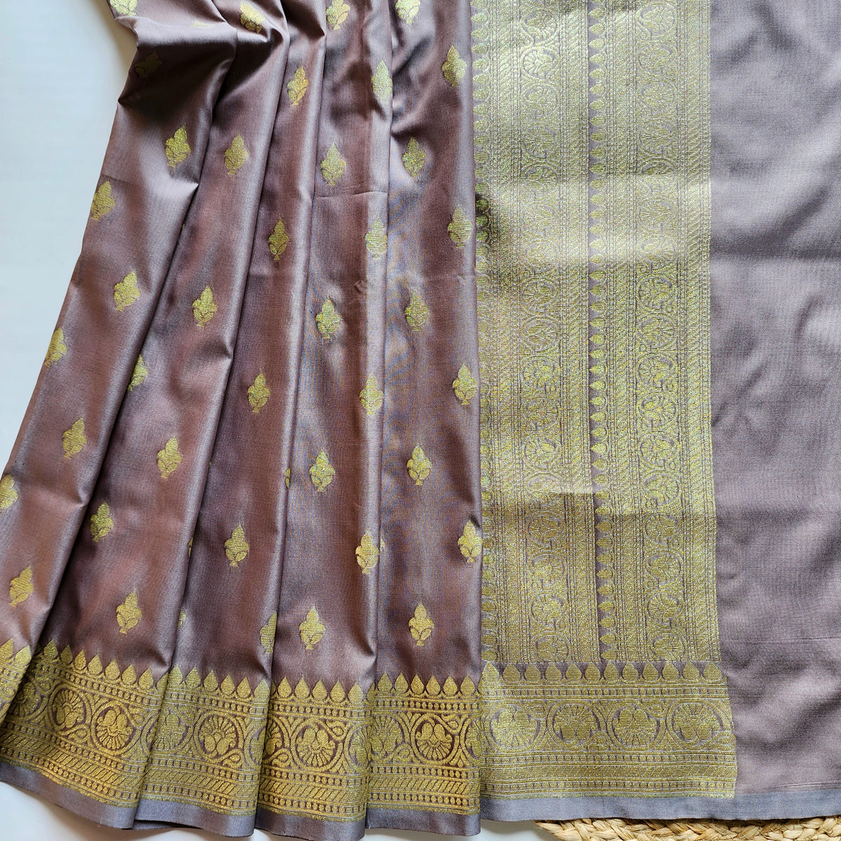 Mauve Banarasi Tapetta Silk Leaf Weave Dupatta