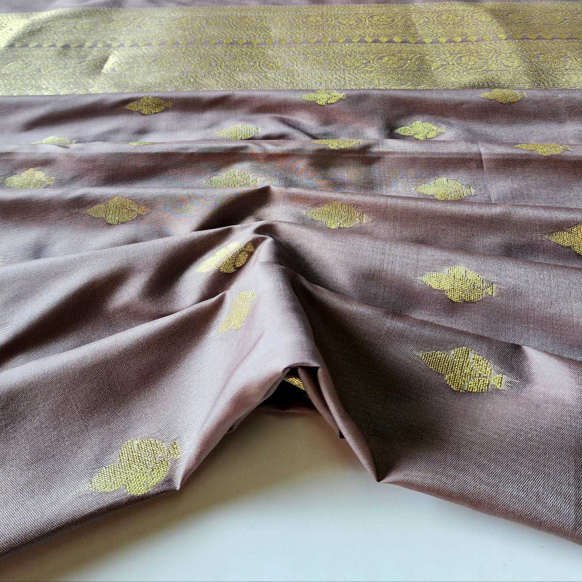 Mauve Banarasi Tapetta Silk Leaf Weave Dupatta