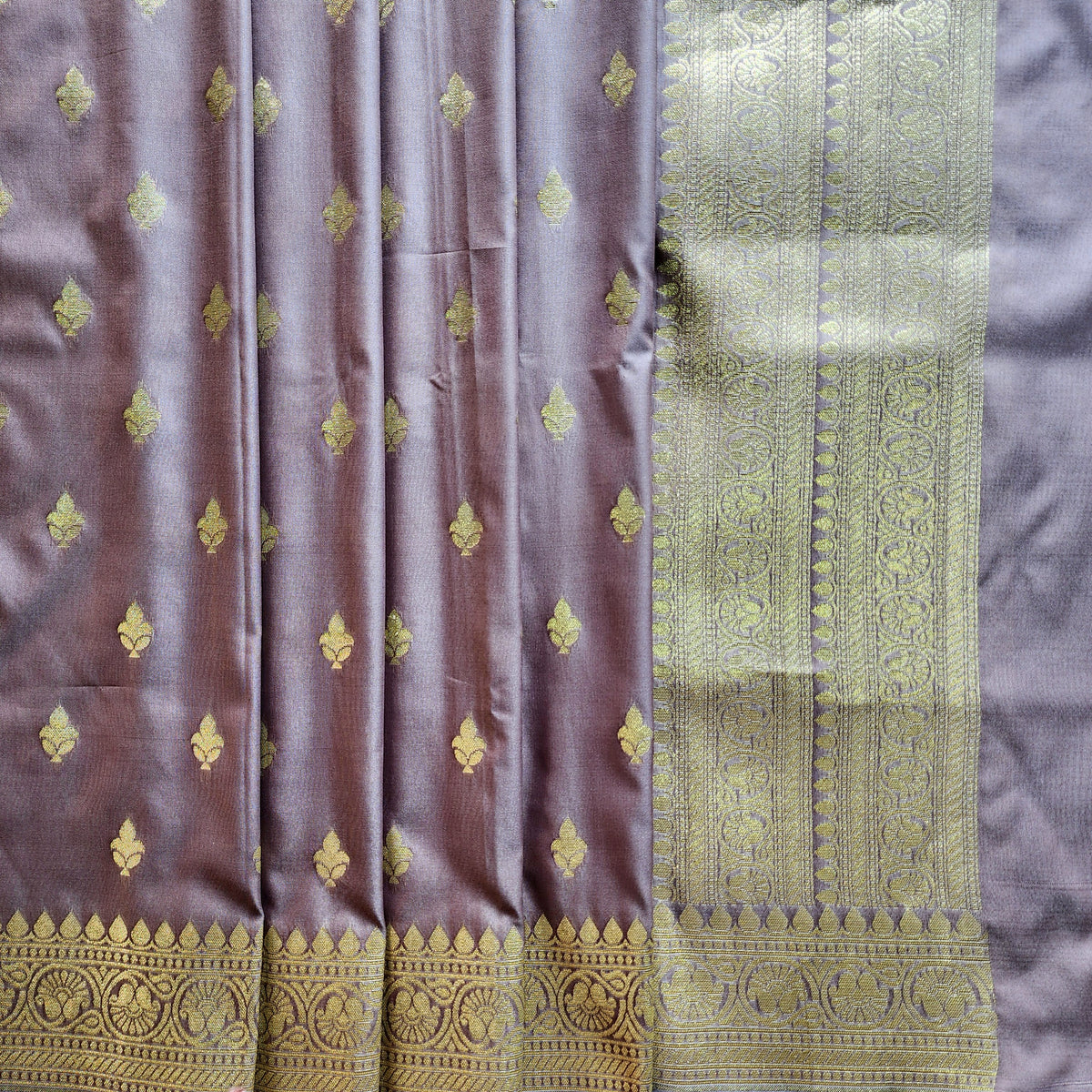 Mauve Banarasi Tapetta Silk Leaf Weave Dupatta