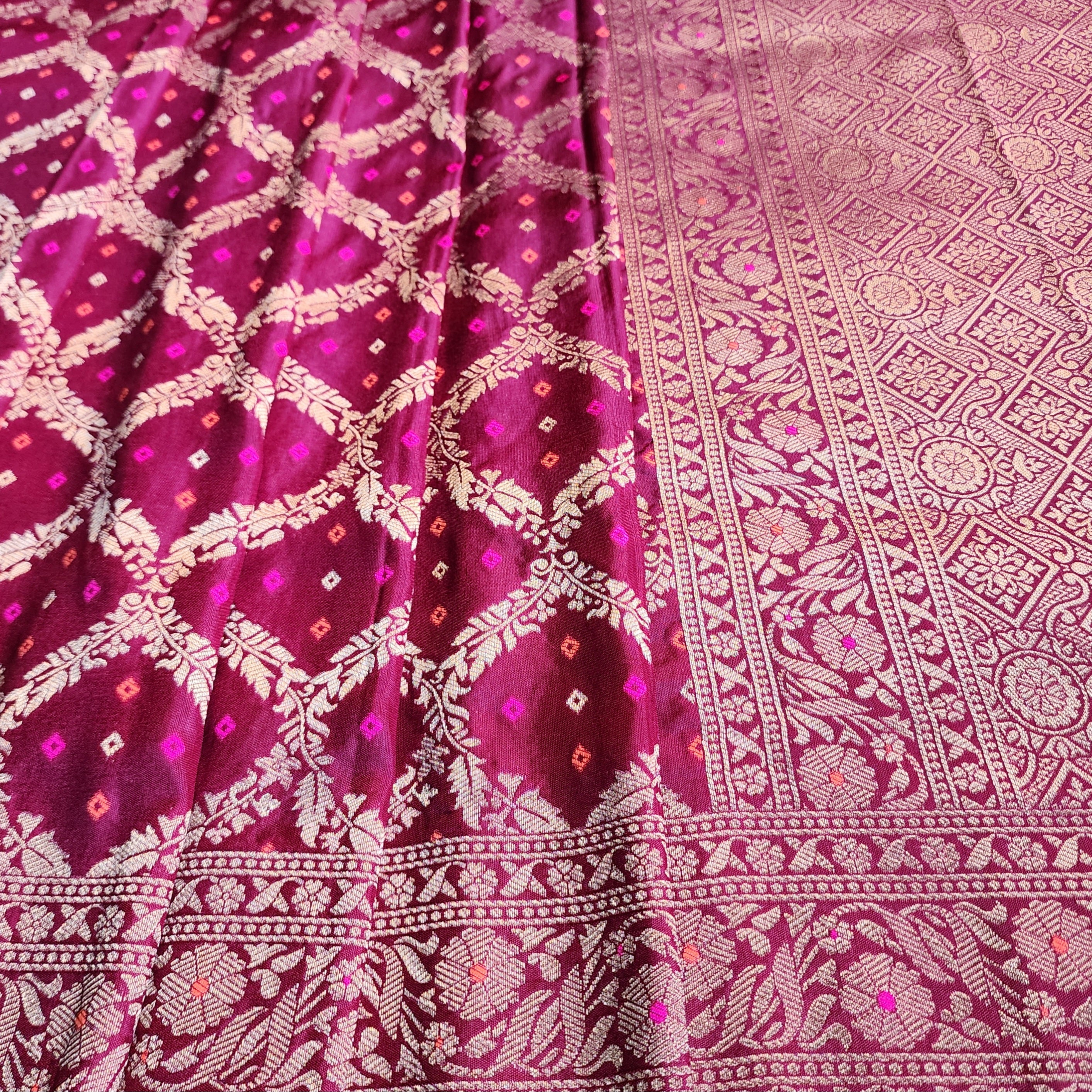 Wine Bandhani Dupatta with Traditional Jaal