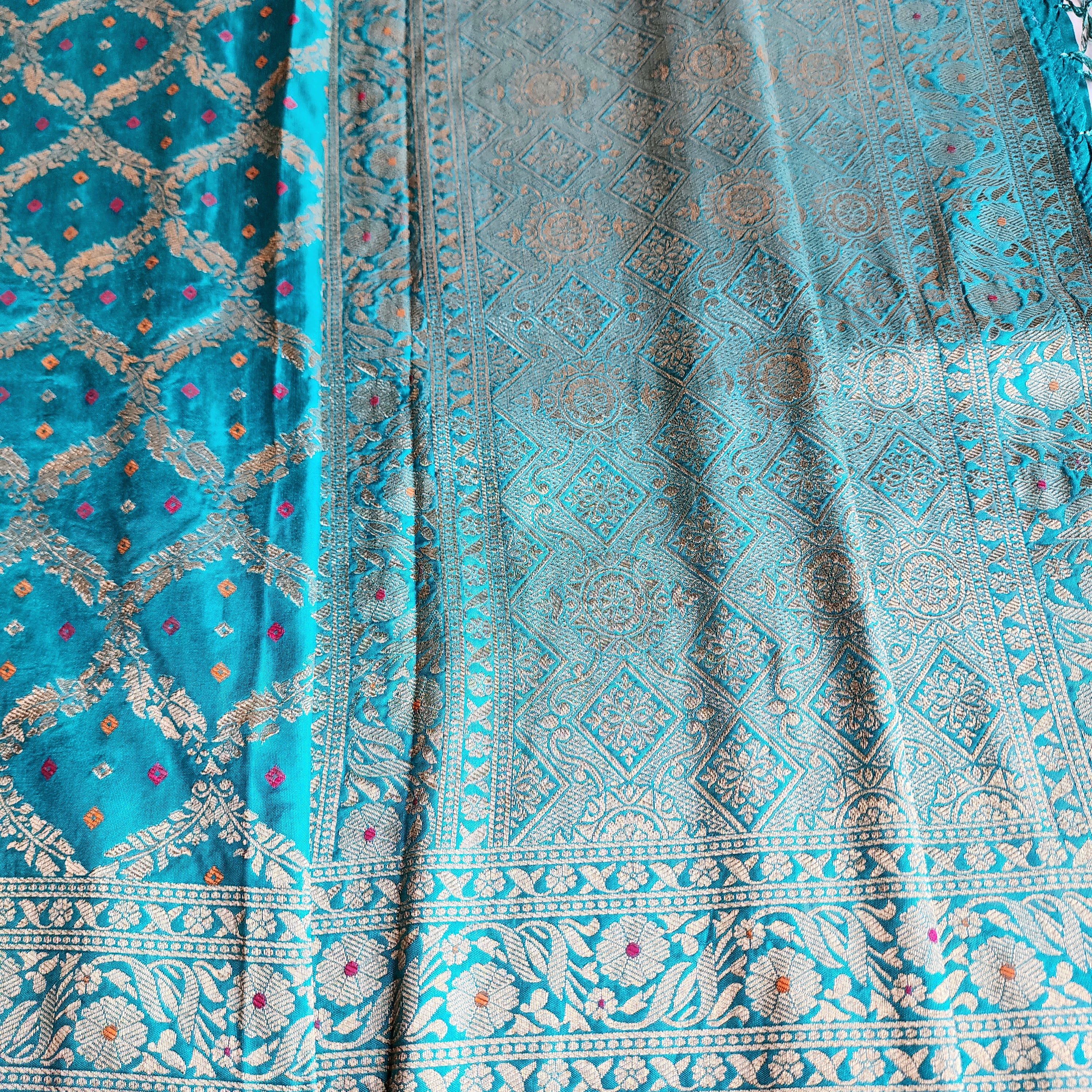 Peacock Blue Bandhani Dupatta with Traditional Jaal
