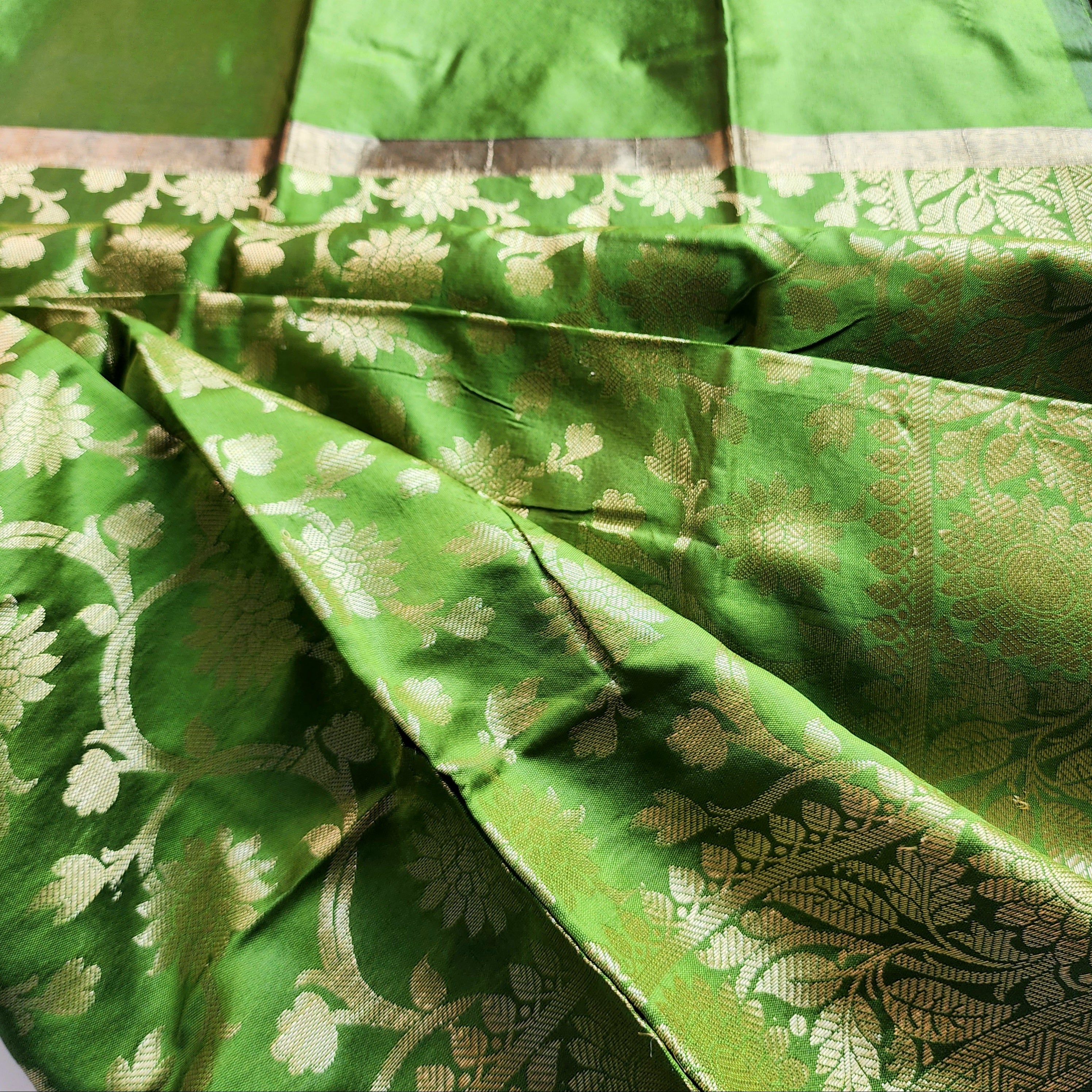 Parrot Green Banarasi Tapetta Silk Dupatta with Gold Floral Zari Weave