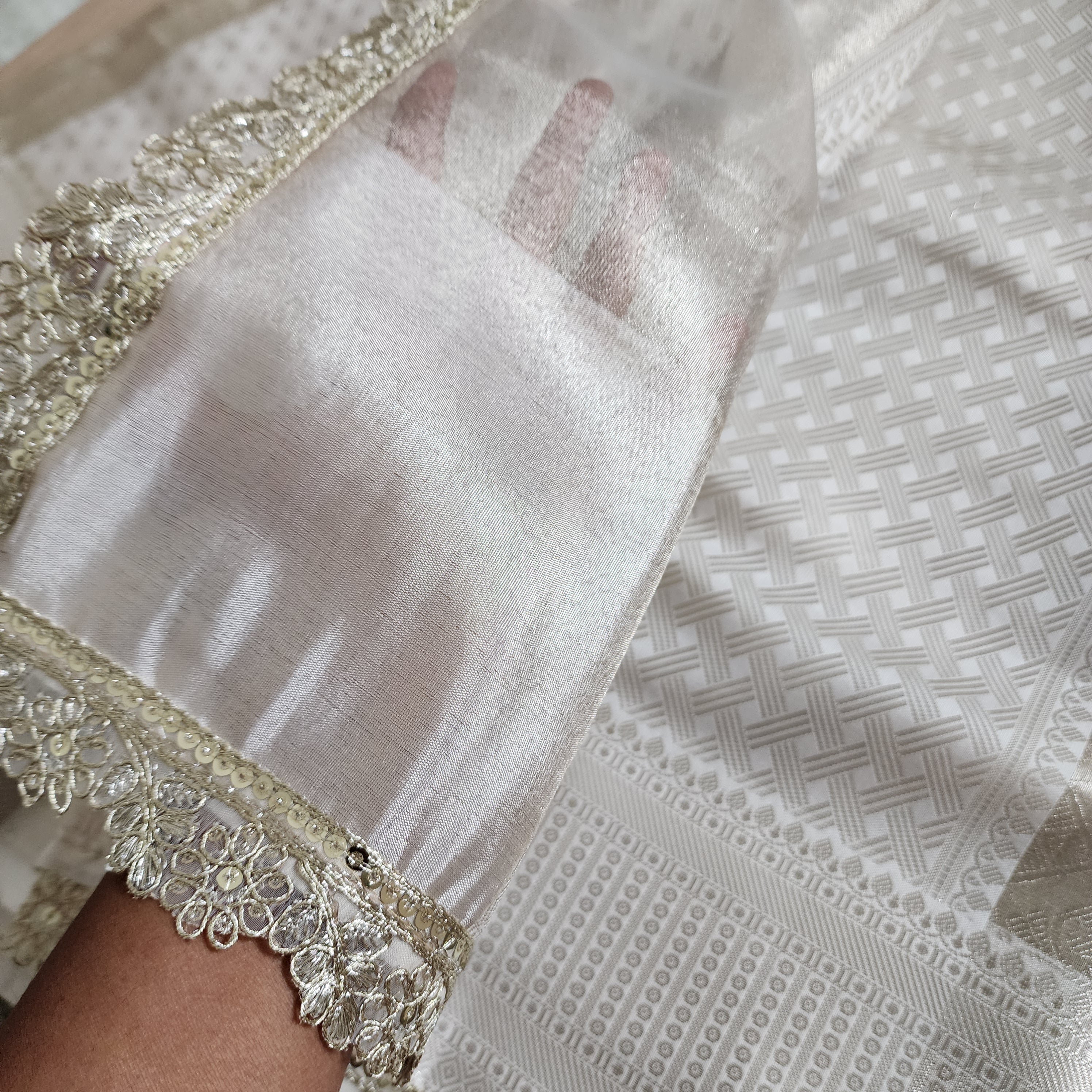 Elegant Glass Tissue Silk Saree in Brocade style weaving