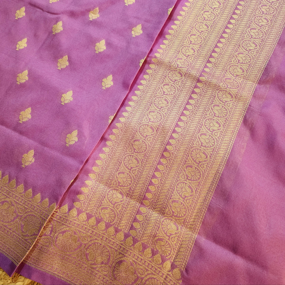 Purple Zari Banarasi Tapetta Silk Leaf Weave Dupatta