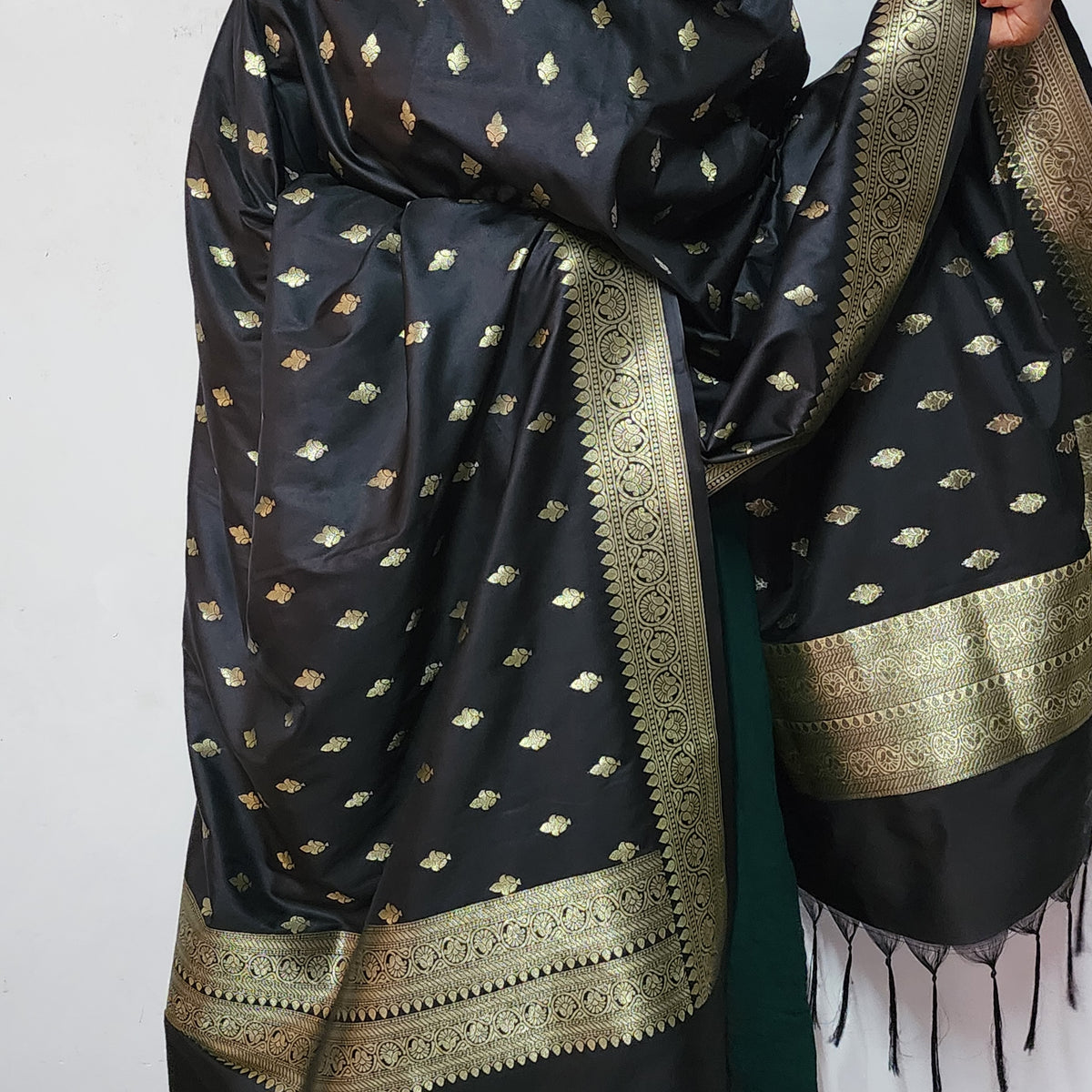 Charcoal Black Banarasi Tapetta Silk Leaf Weave Dupatta