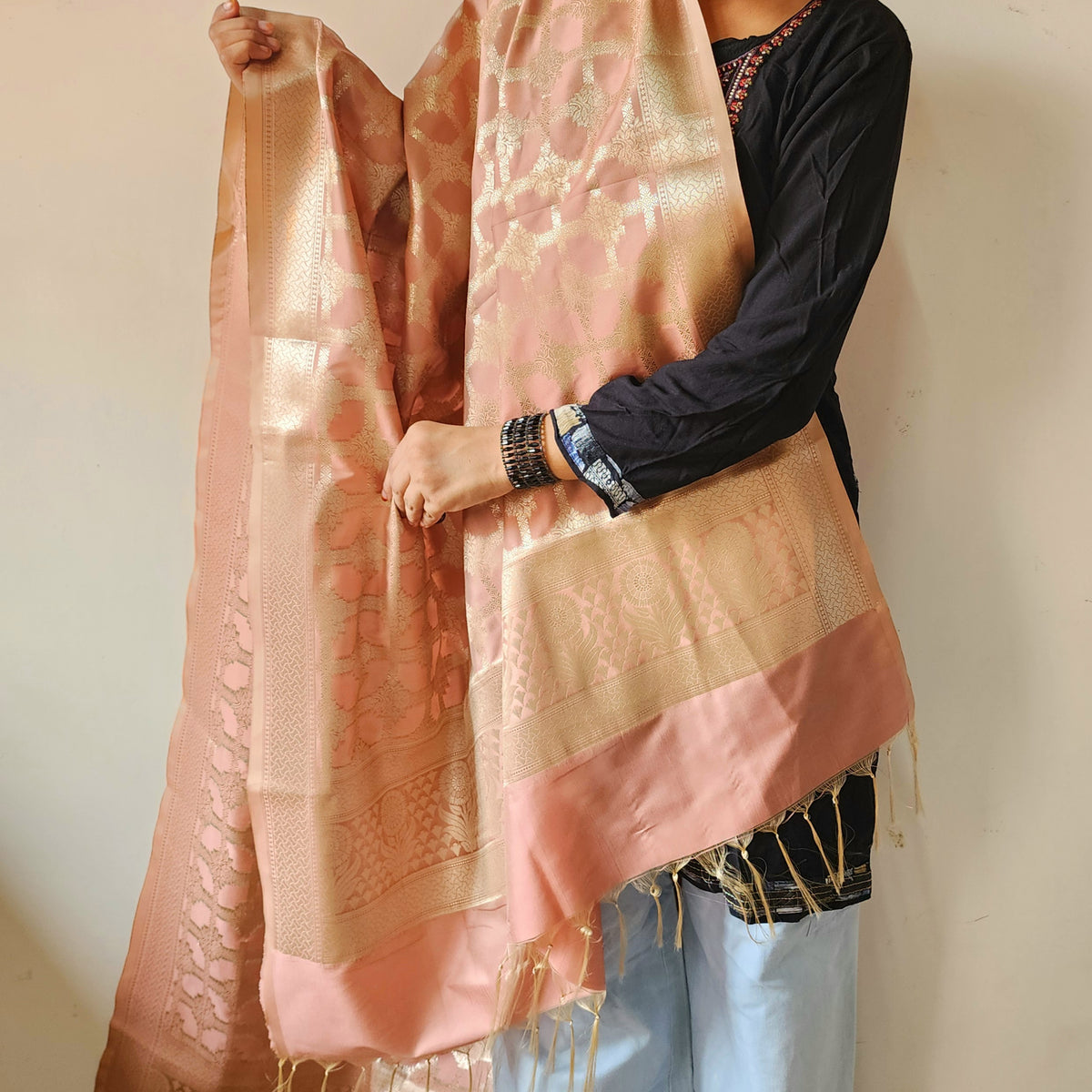 Rose Pink Banarasi Dupatta - Golden Lattice Weave