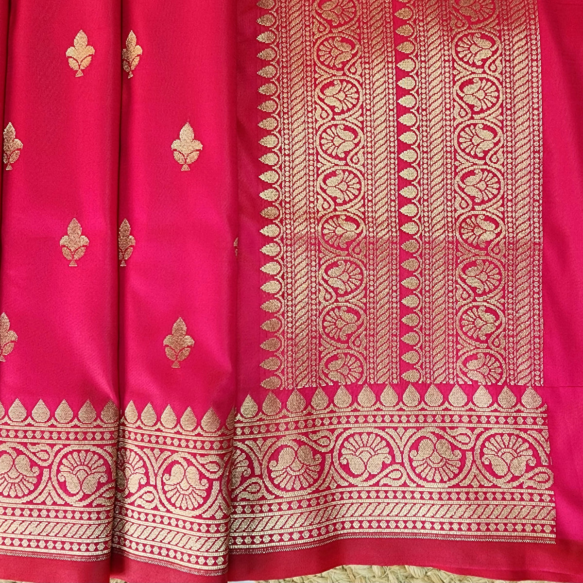Rani Pink Banarasi Tapetta Silk Leaf Weave Dupatta