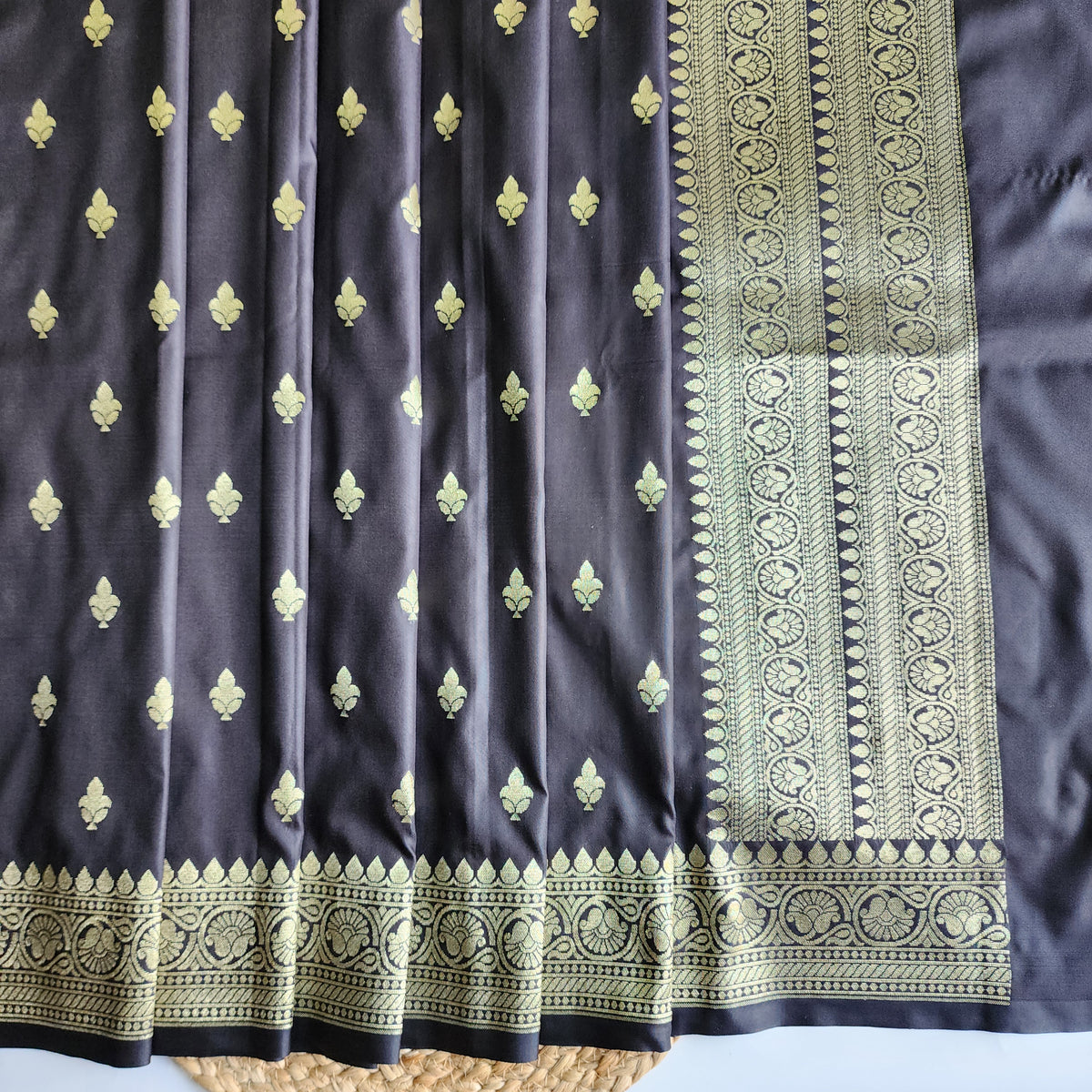 Charcoal Black Banarasi Tapetta Silk Leaf Weave Dupatta