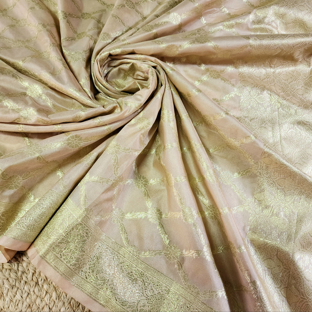 Banarasi Tapetta Silk - Champagne Zari Jaal Dupatta