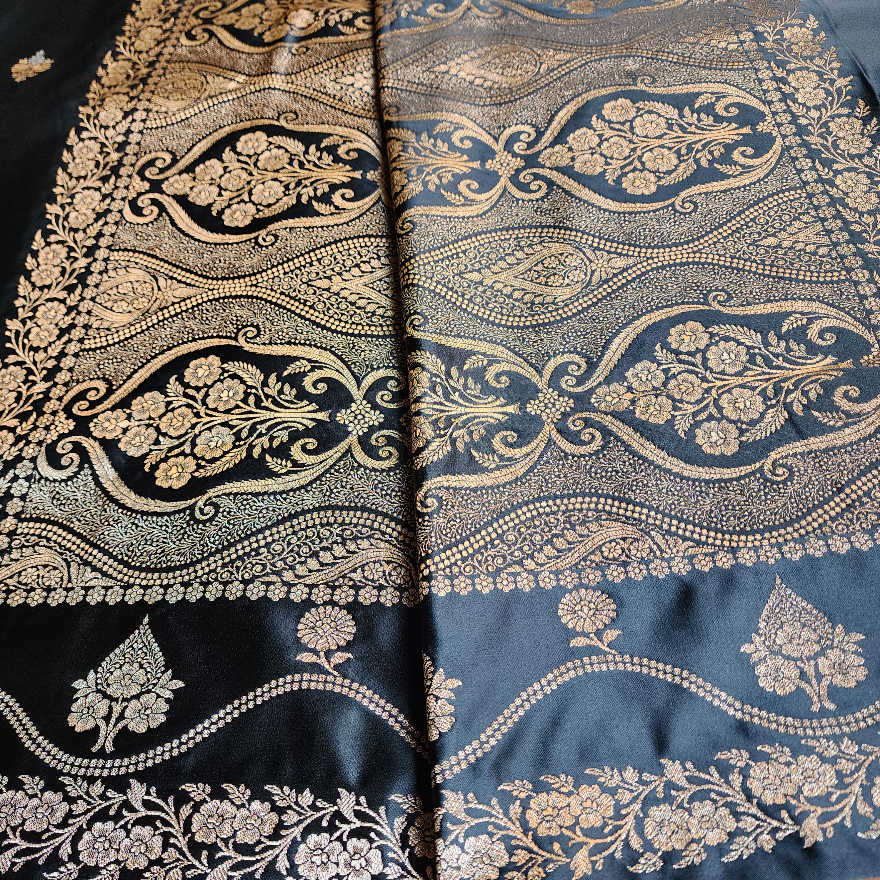 Dual-Tone Black Pure Banarasi Katan Silk Saree