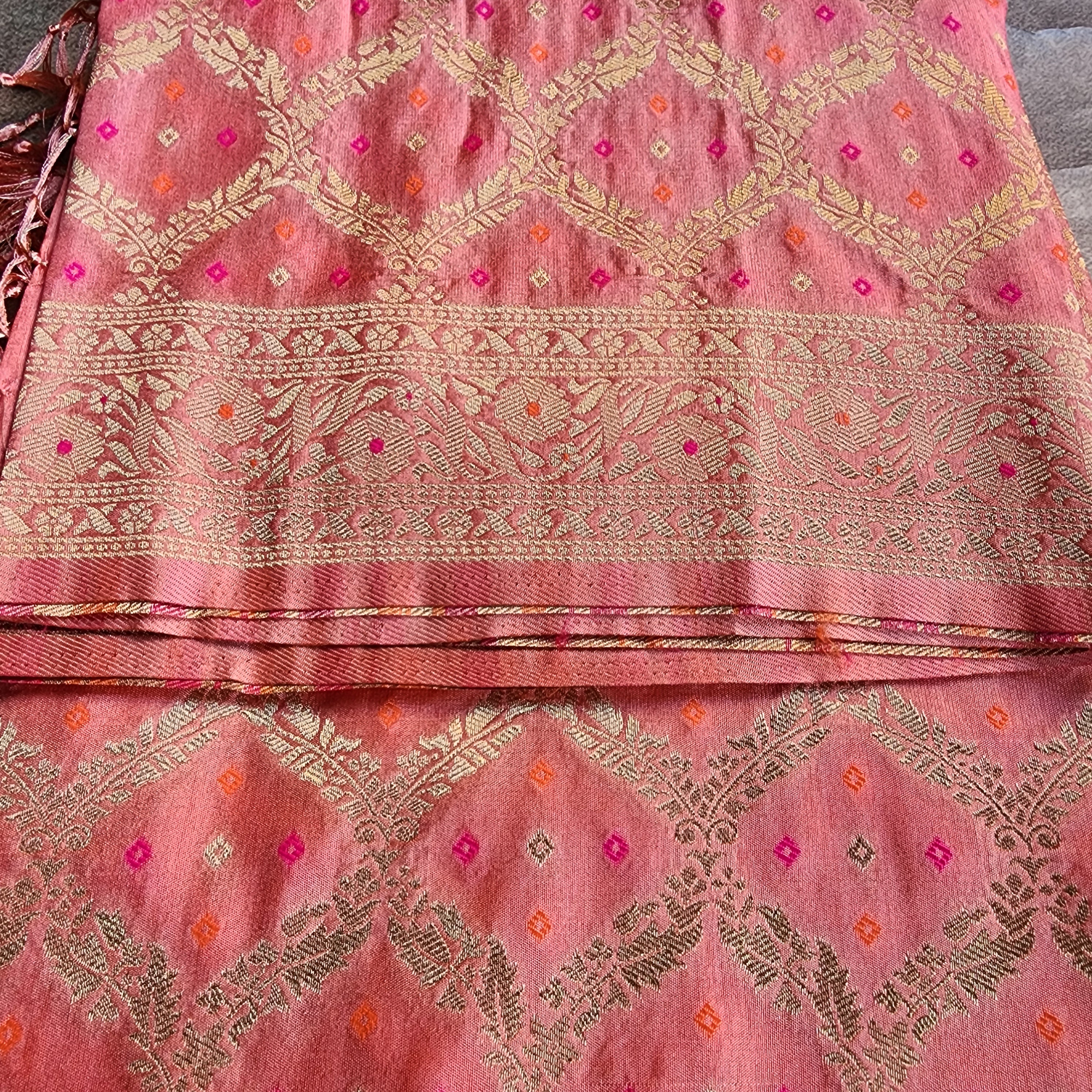 Peach Bandhani Dupatta with Traditional Jaal