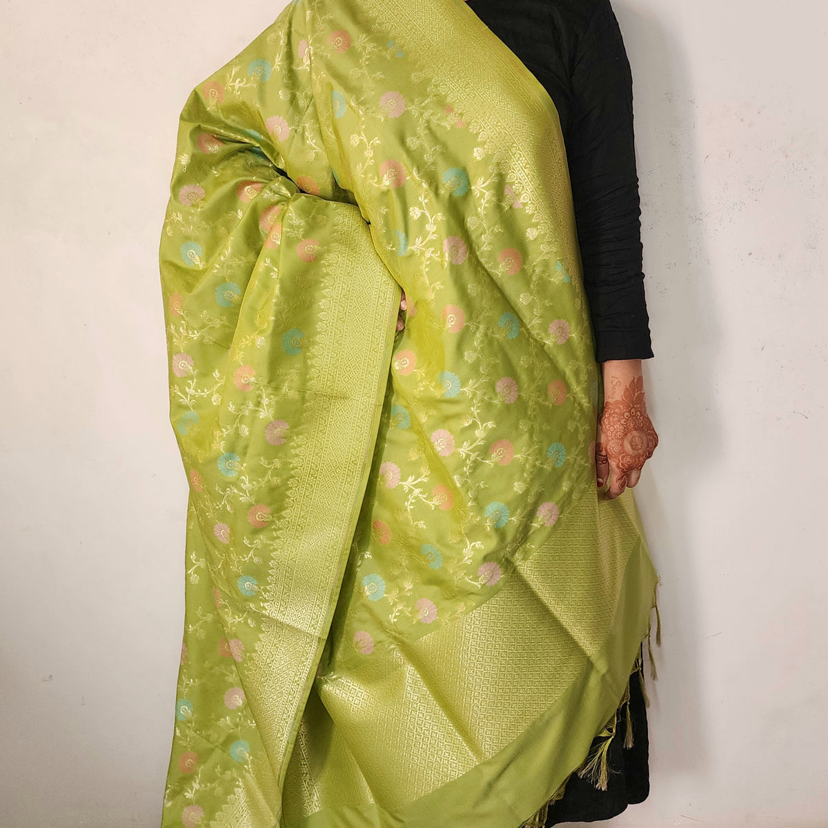 Banarasi Silk Floral Jaal Dupatta - Pistachio Green