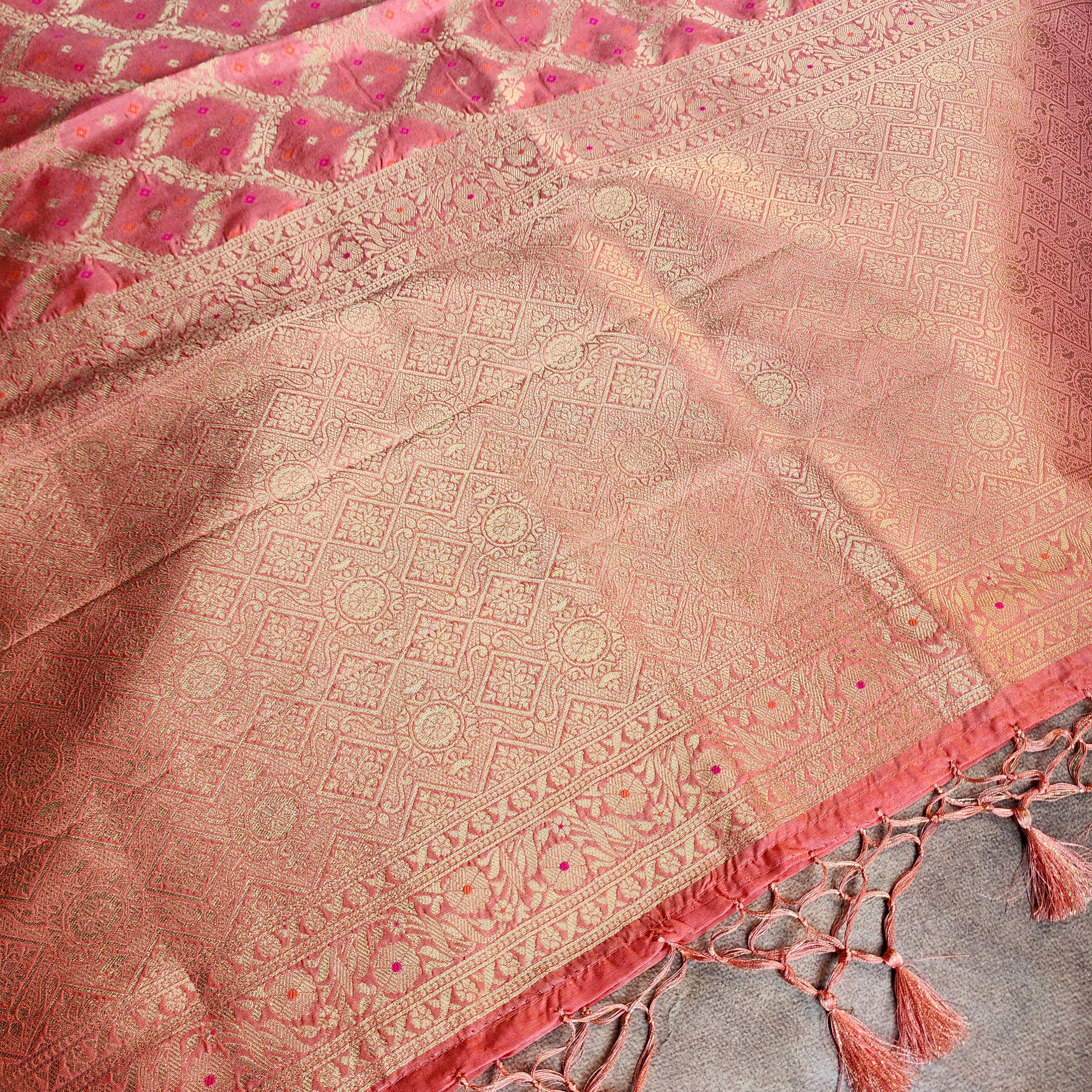 Peach Bandhani Dupatta with Traditional Jaal