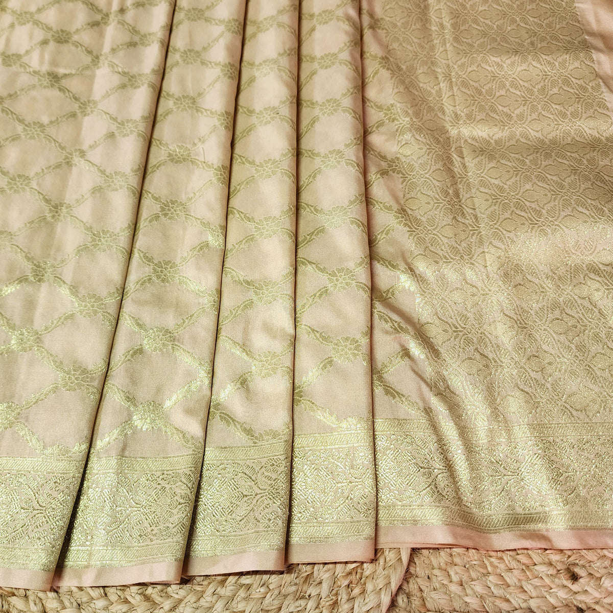 Banarasi Tapetta Silk - Champagne Zari Jaal Dupatta