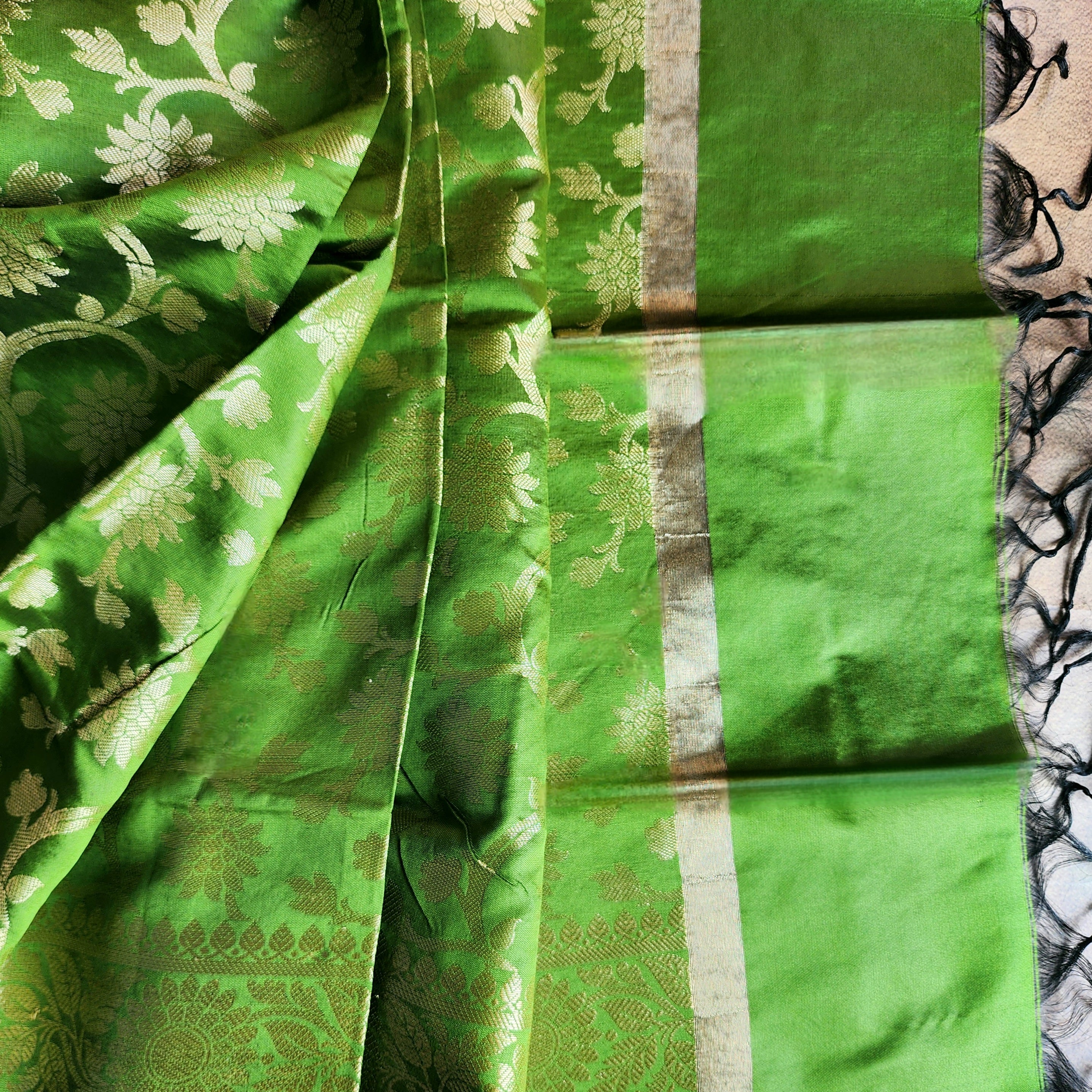 Parrot Green Banarasi Tapetta Silk Dupatta with Gold Floral Zari Weave