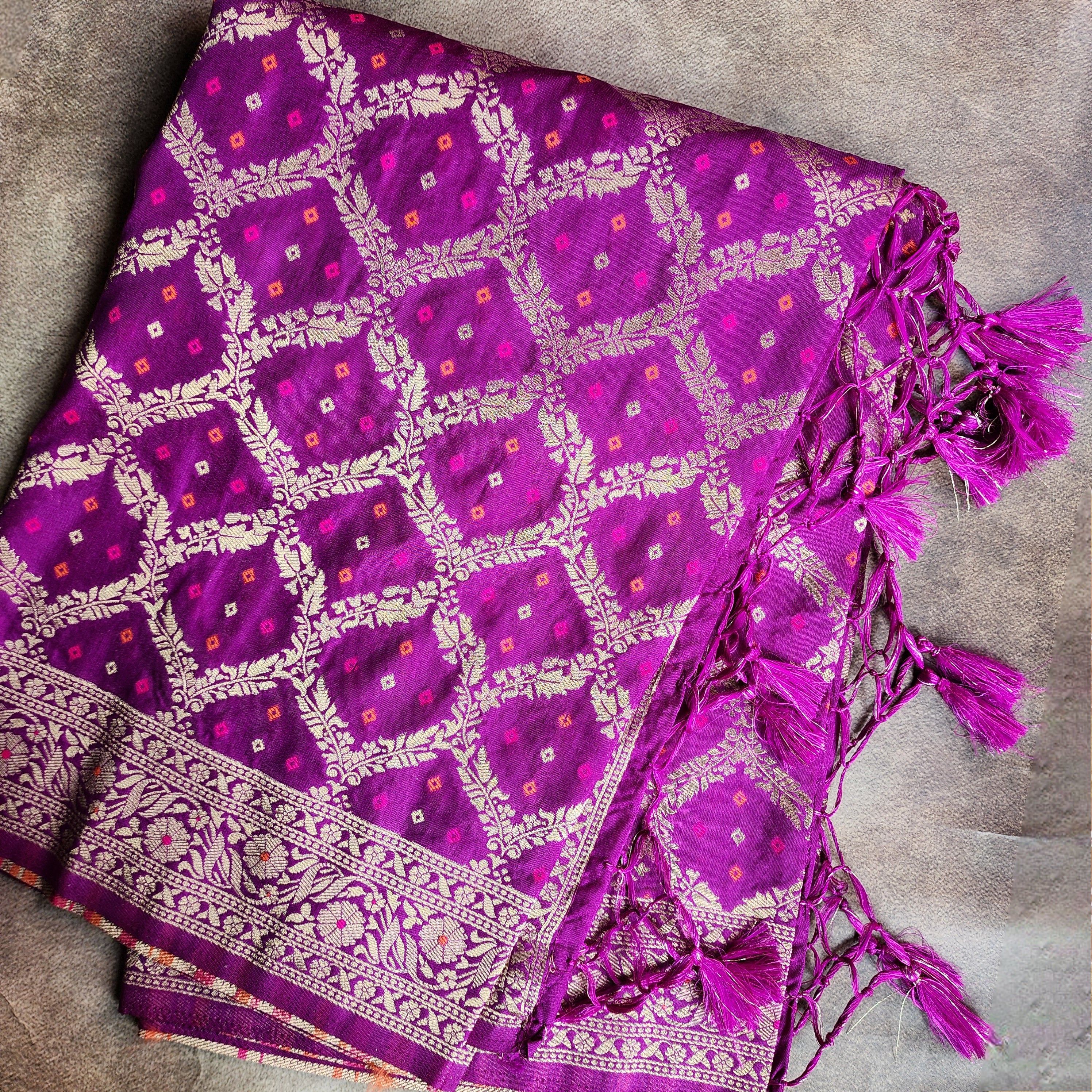 Bright Fuchsia Bandhani Dupatta with Traditional Jaal