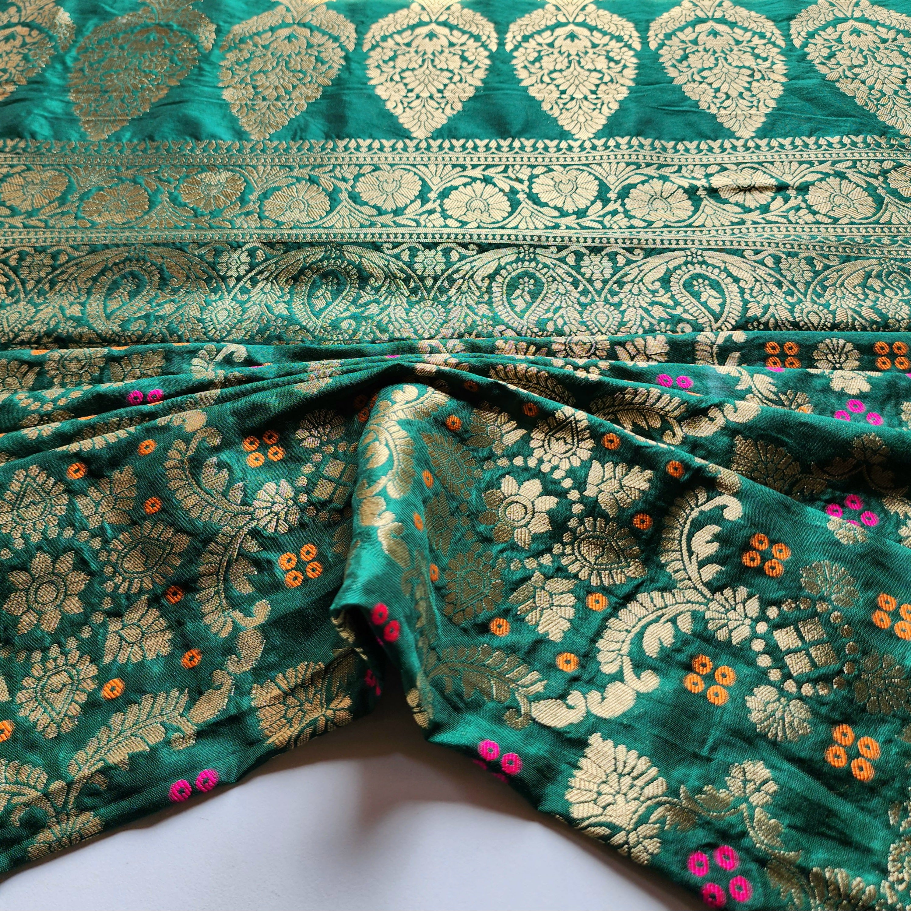 Emerald Green Bandhani Dupatta with Floral and Geometric Zari Weave