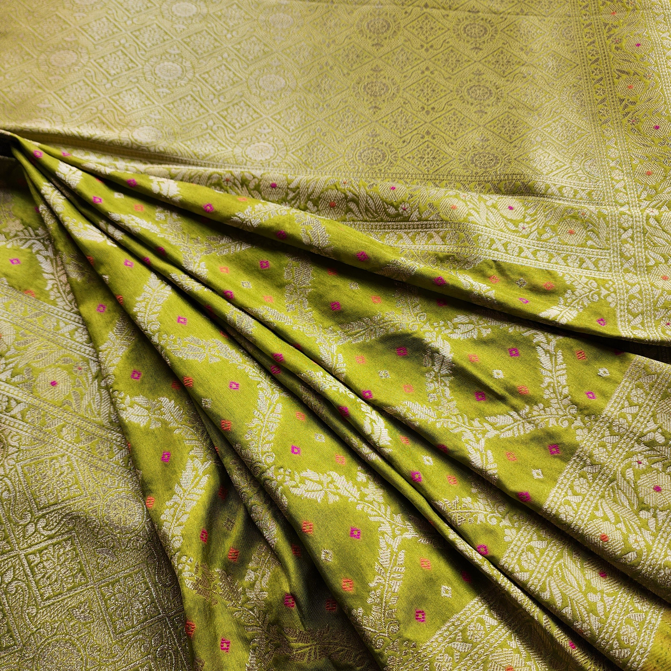 Lime Green Bandhani Dupatta with Traditional Jaal
