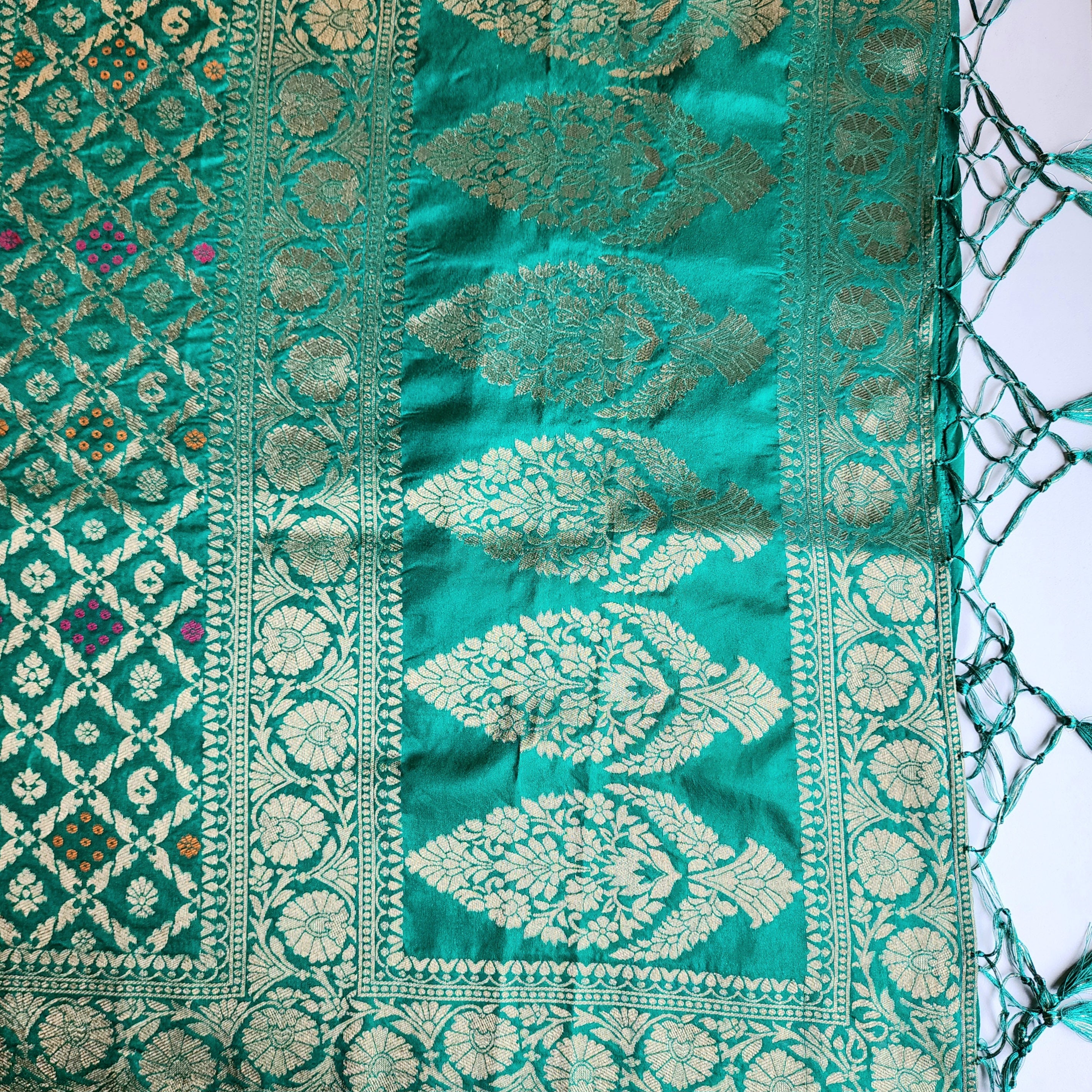 Sea Green Bandhani Dupatta with Floral and Geometric Zari Weave