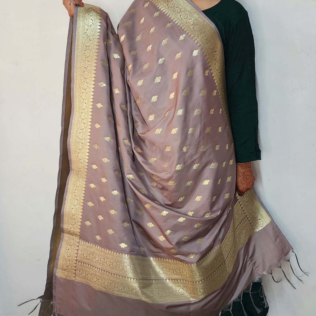 Mauve Banarasi Tapetta Silk Leaf Weave Dupatta