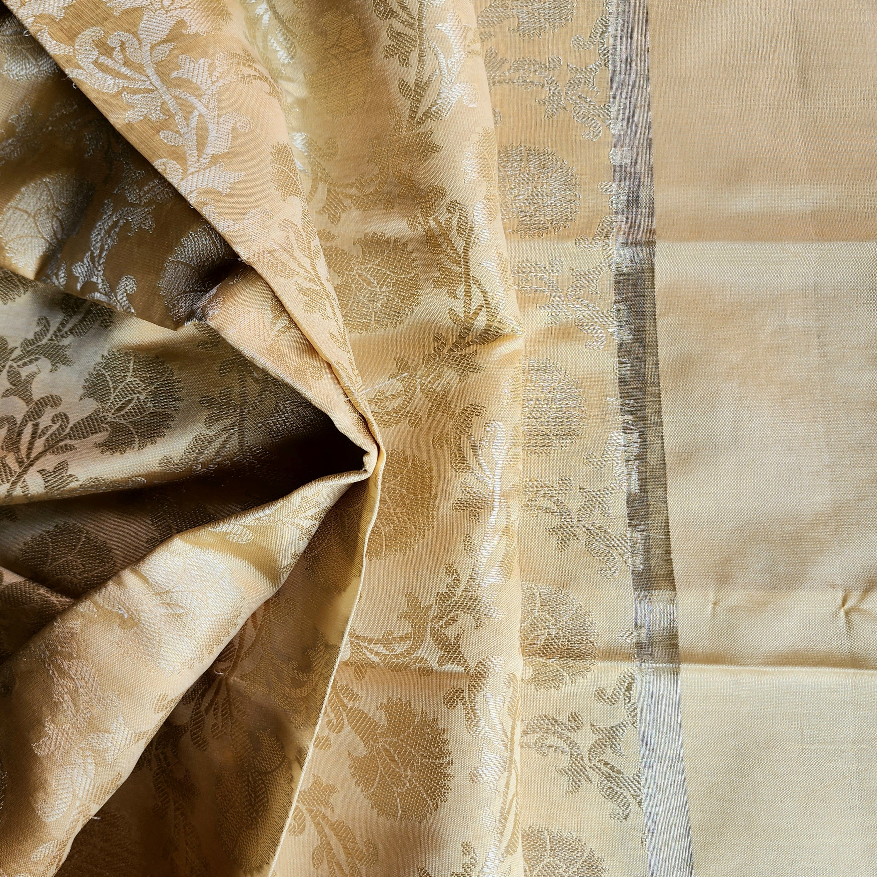 Cream Banarasi Tapetta Silk Dupatta with Gold Floral Zari Weave