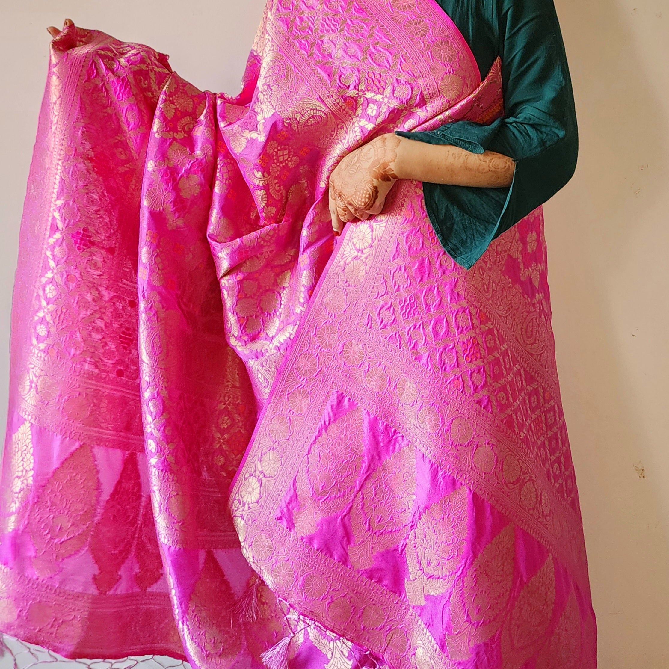 Orchid Purple Bandhani Dupatta with Floral and Geometric Zari Weave