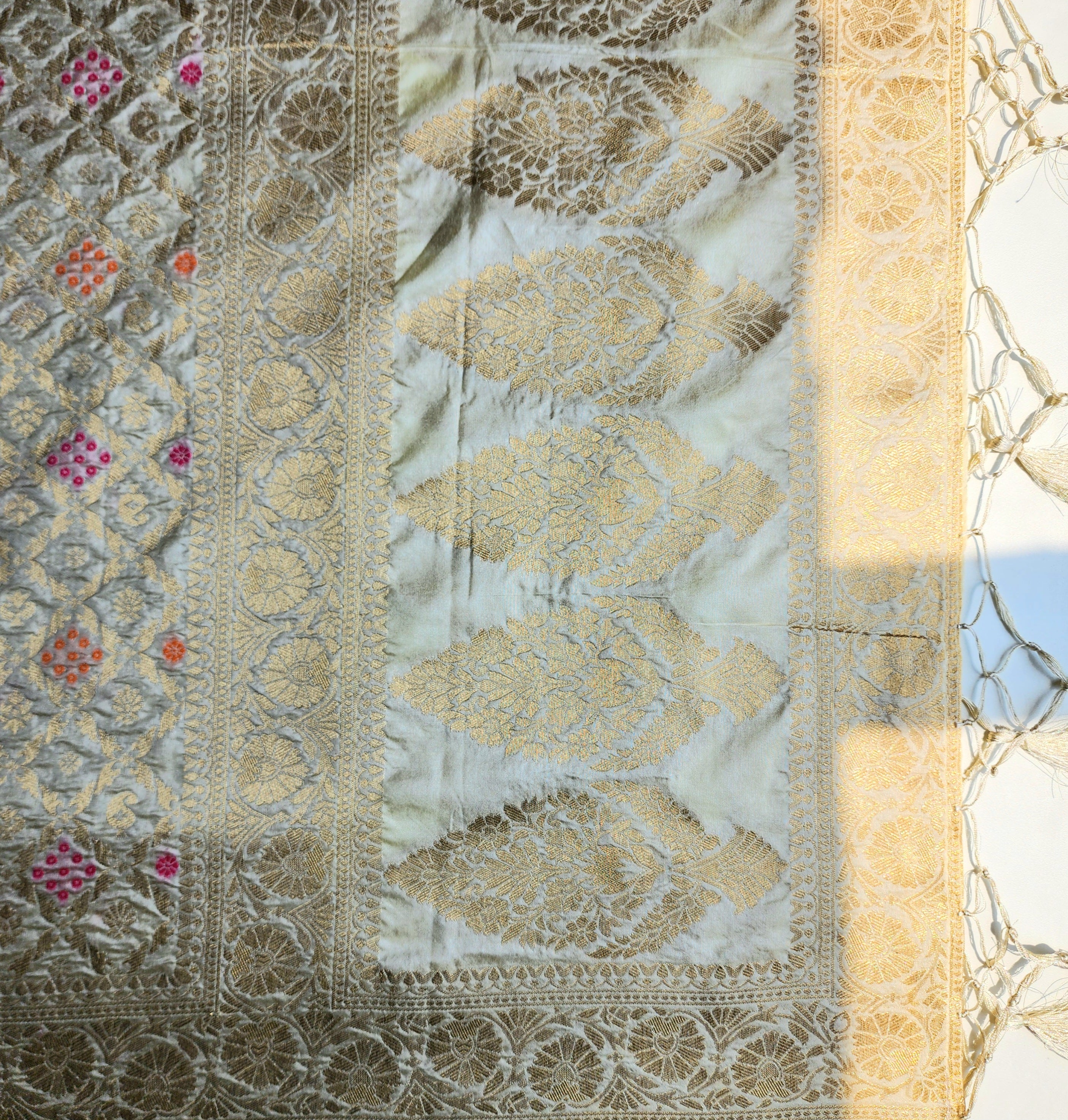 Ivory Cream Bandhani Dupatta with Floral and Geometric Zari Weave