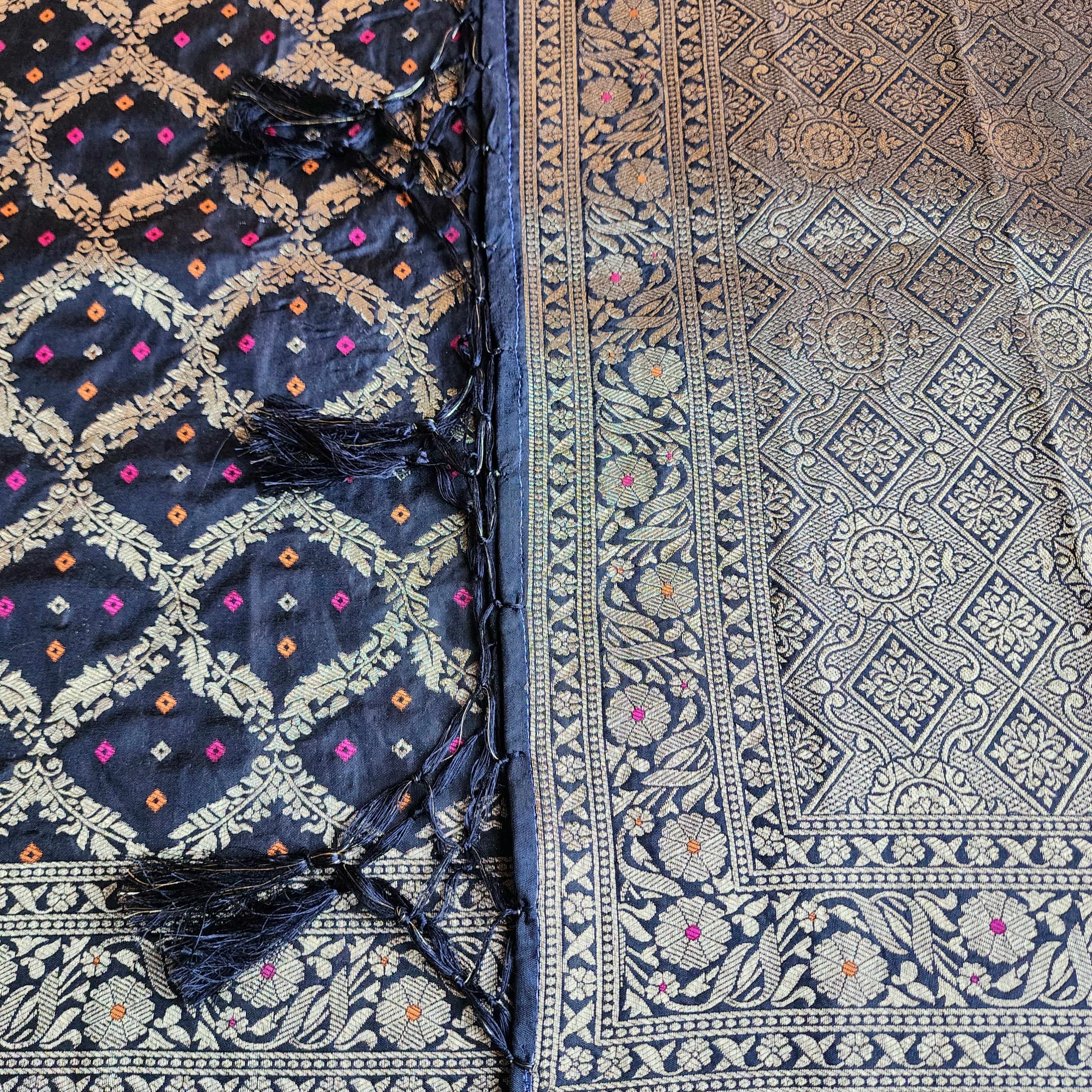 Black Bandhani Dupatta with Traditional Jaal