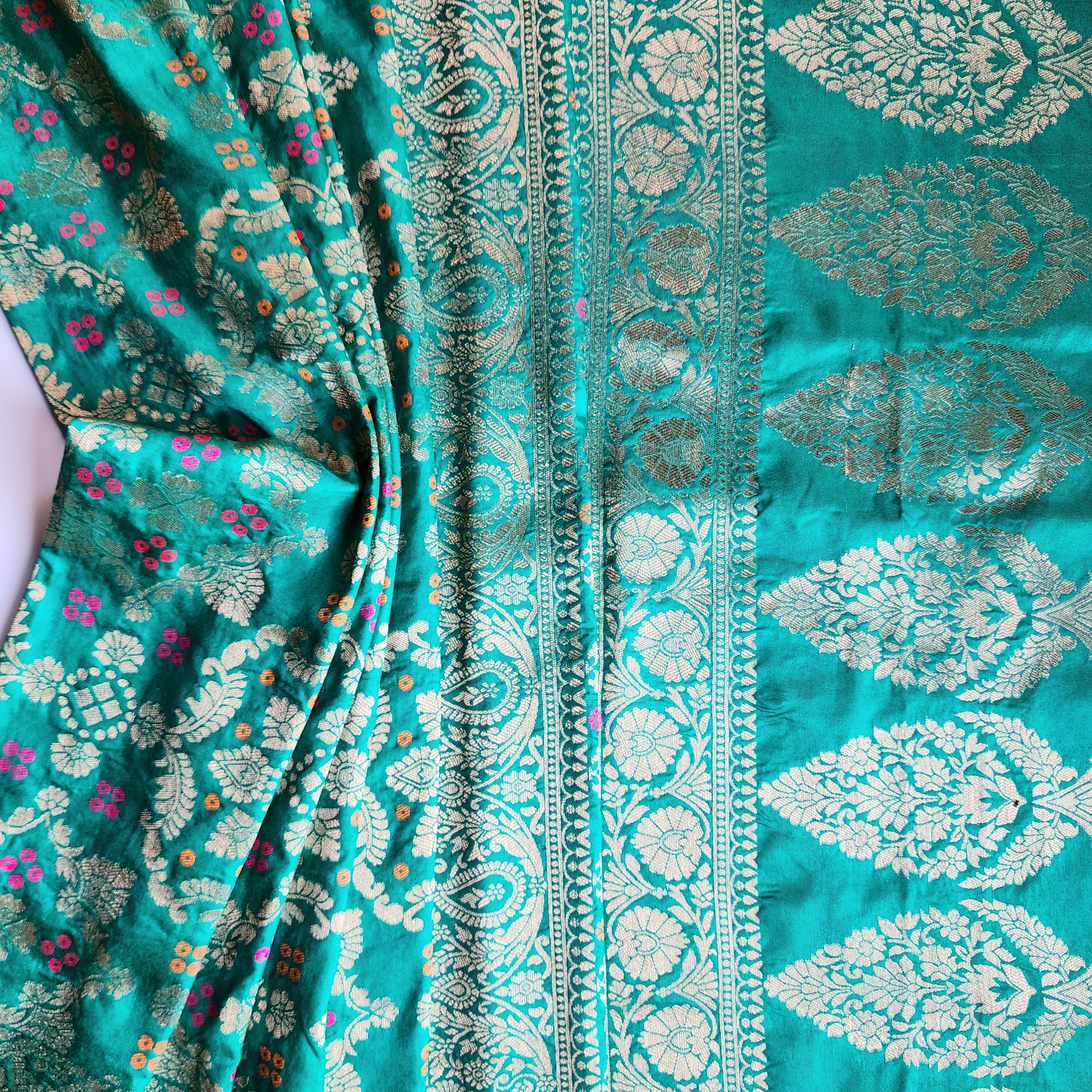 Sea Green Bandhani Dupatta with Floral and Geometric Zari Weave
