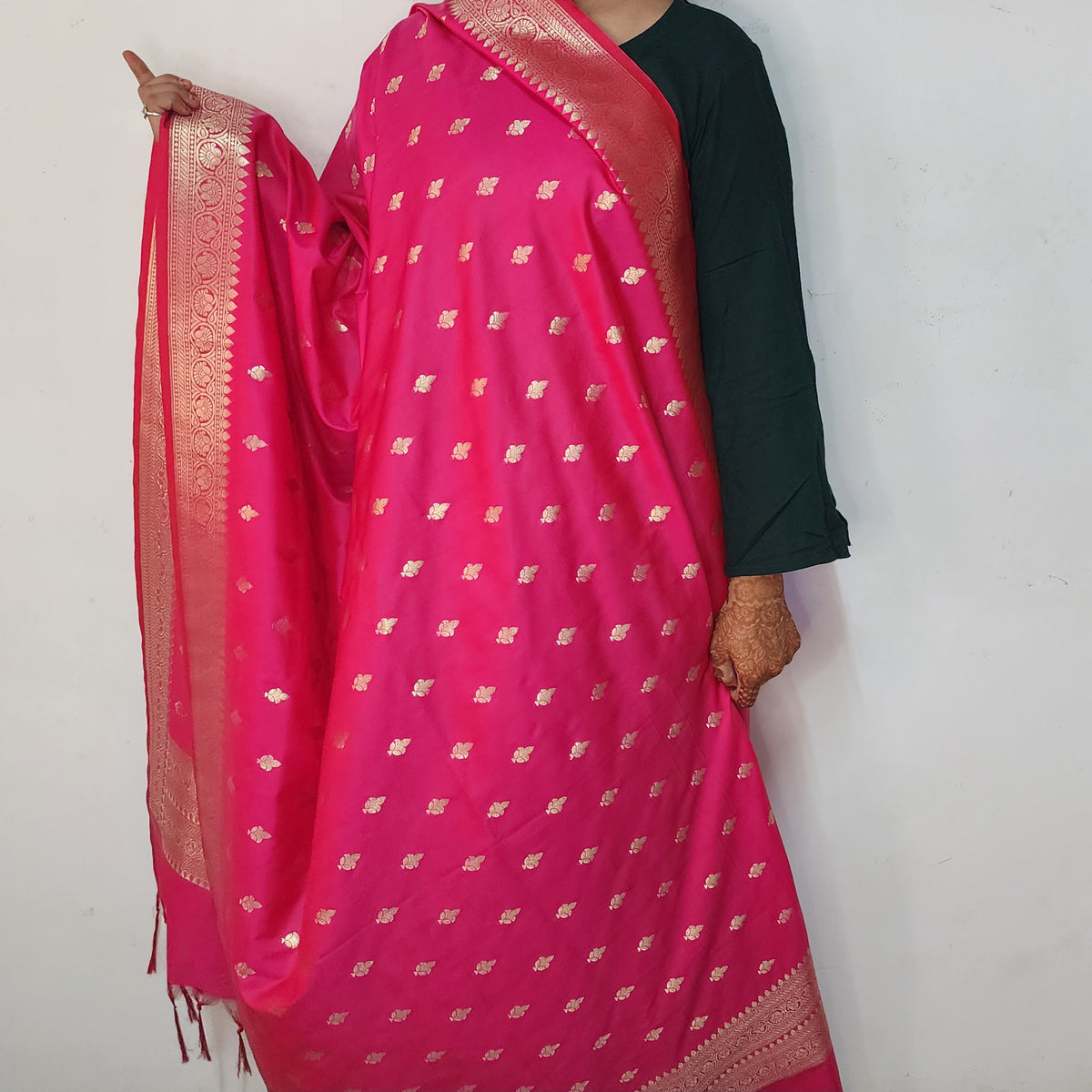 Rani Pink Banarasi Tapetta Silk Leaf Weave Dupatta